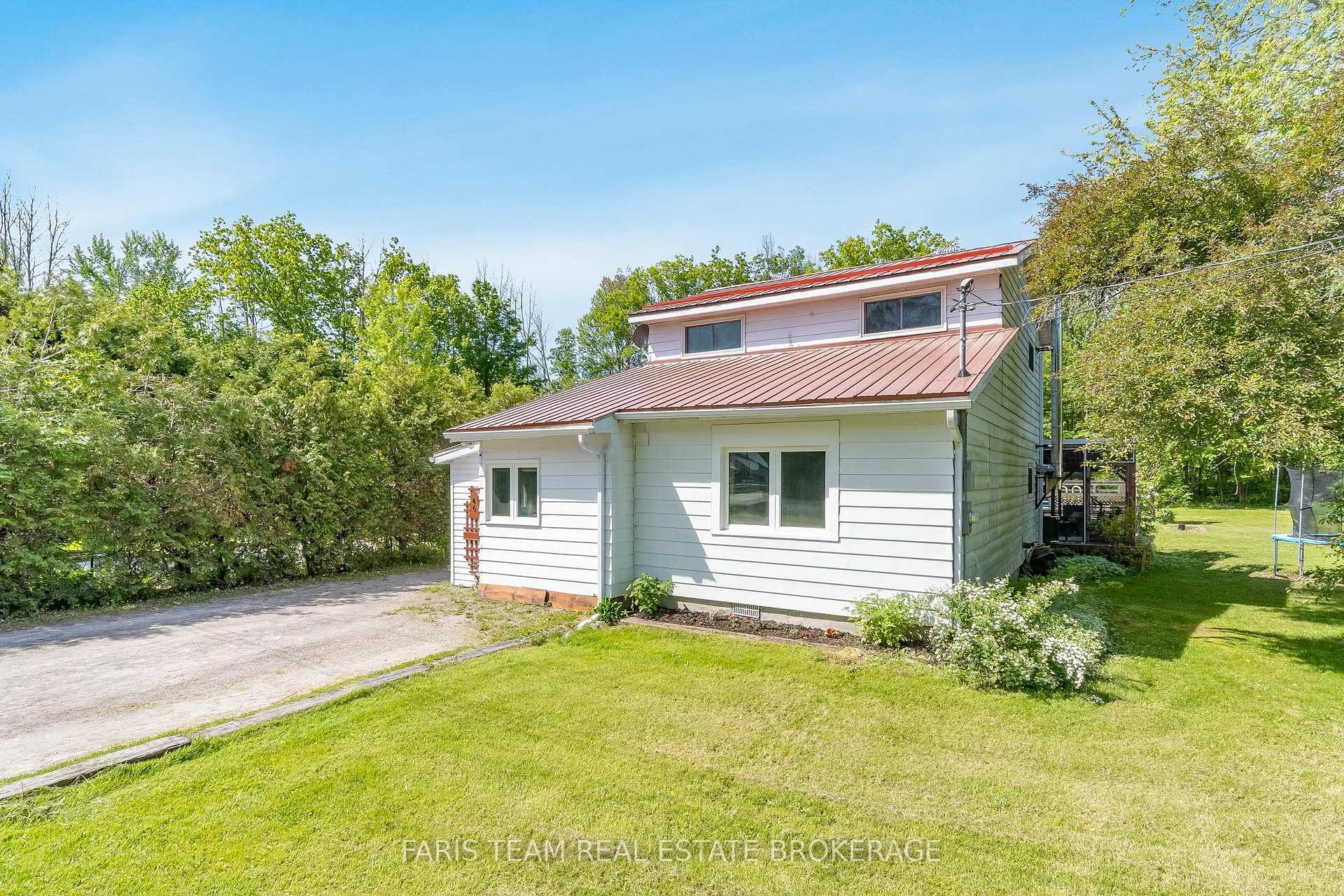 46 Hearthstone Drive, Tay — photo 2 of 5