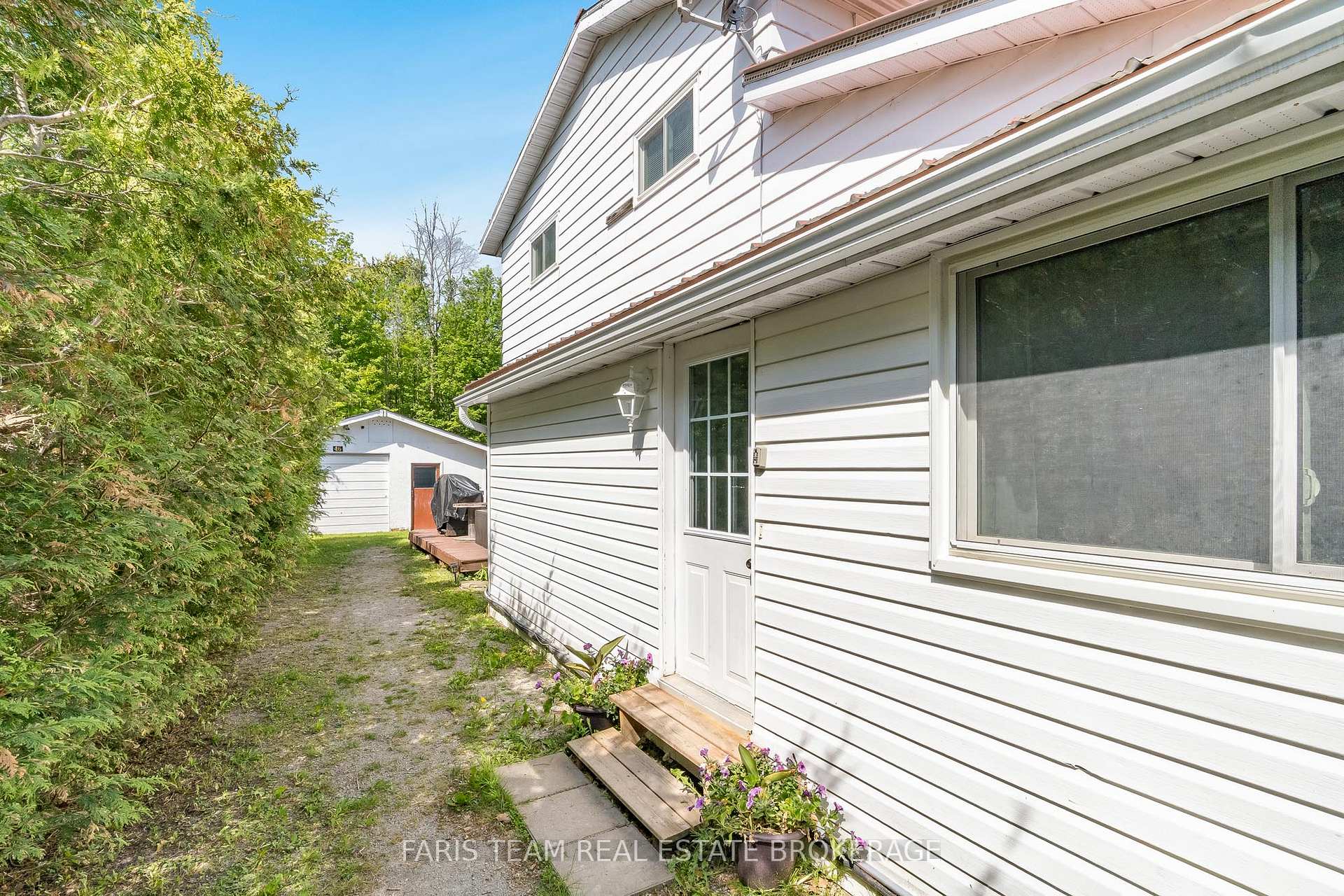 46 Hearthstone Drive, Tay — photo 4 of 5