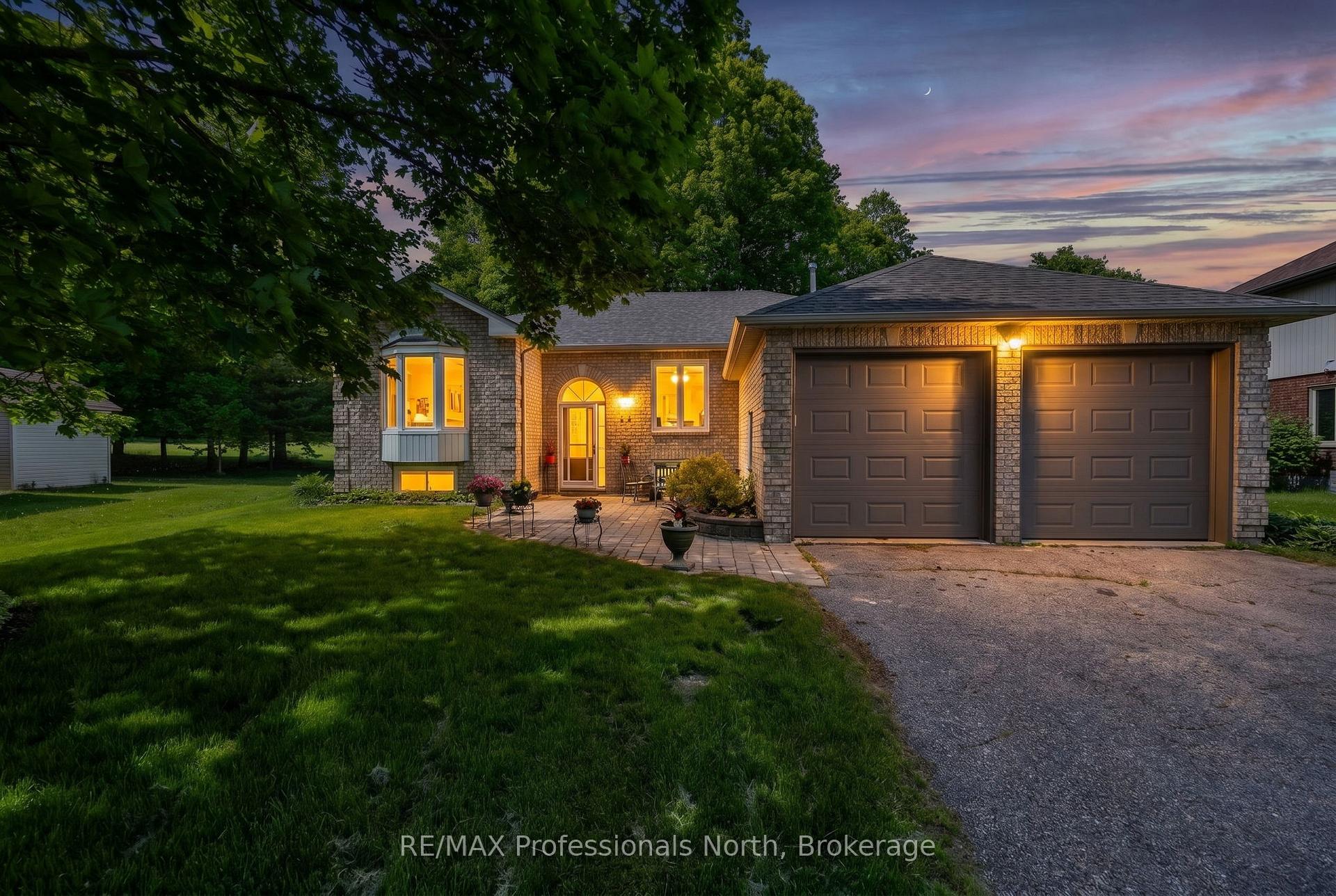 48 Fairway Crescent, Wasaga Beach, ON L9Z 1B8 — Wasaga Beach, Ontario
