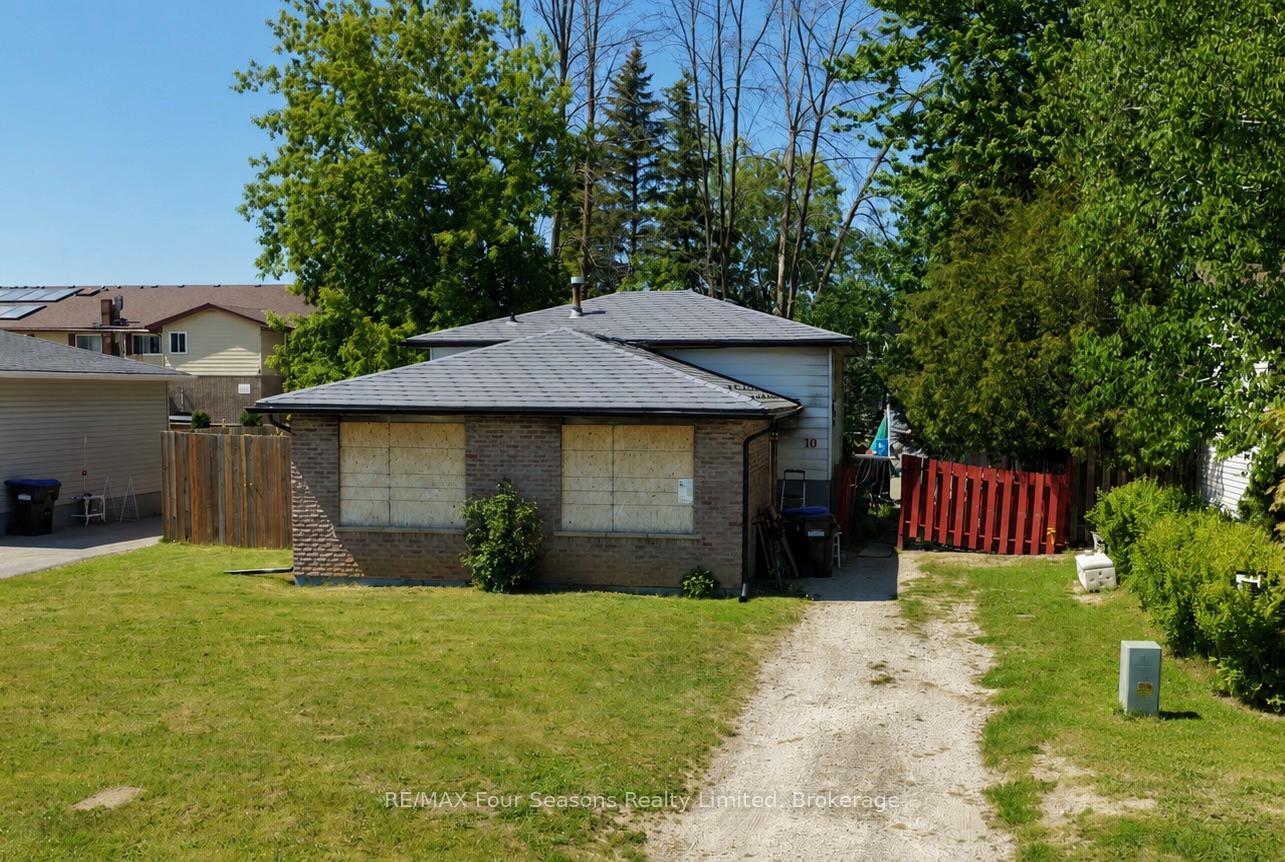 10 Rhonda Road, Collingwood, ON L9Y 4G4 — Collingwood, Ontario