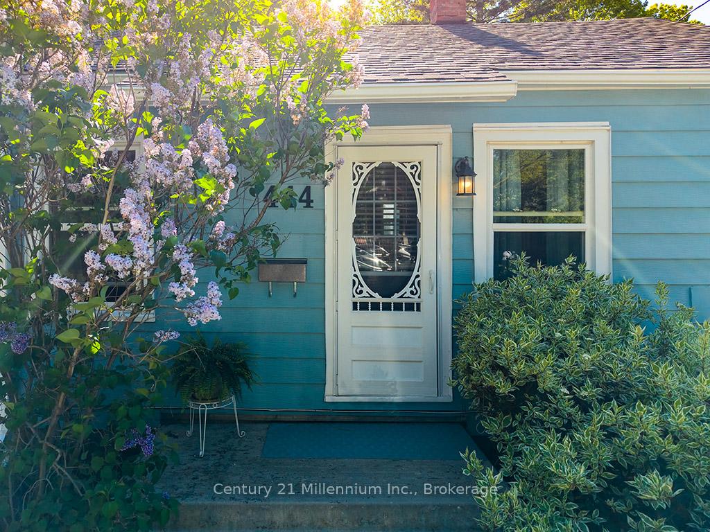 444 Maple Street, Collingwood — photo 2 of 5