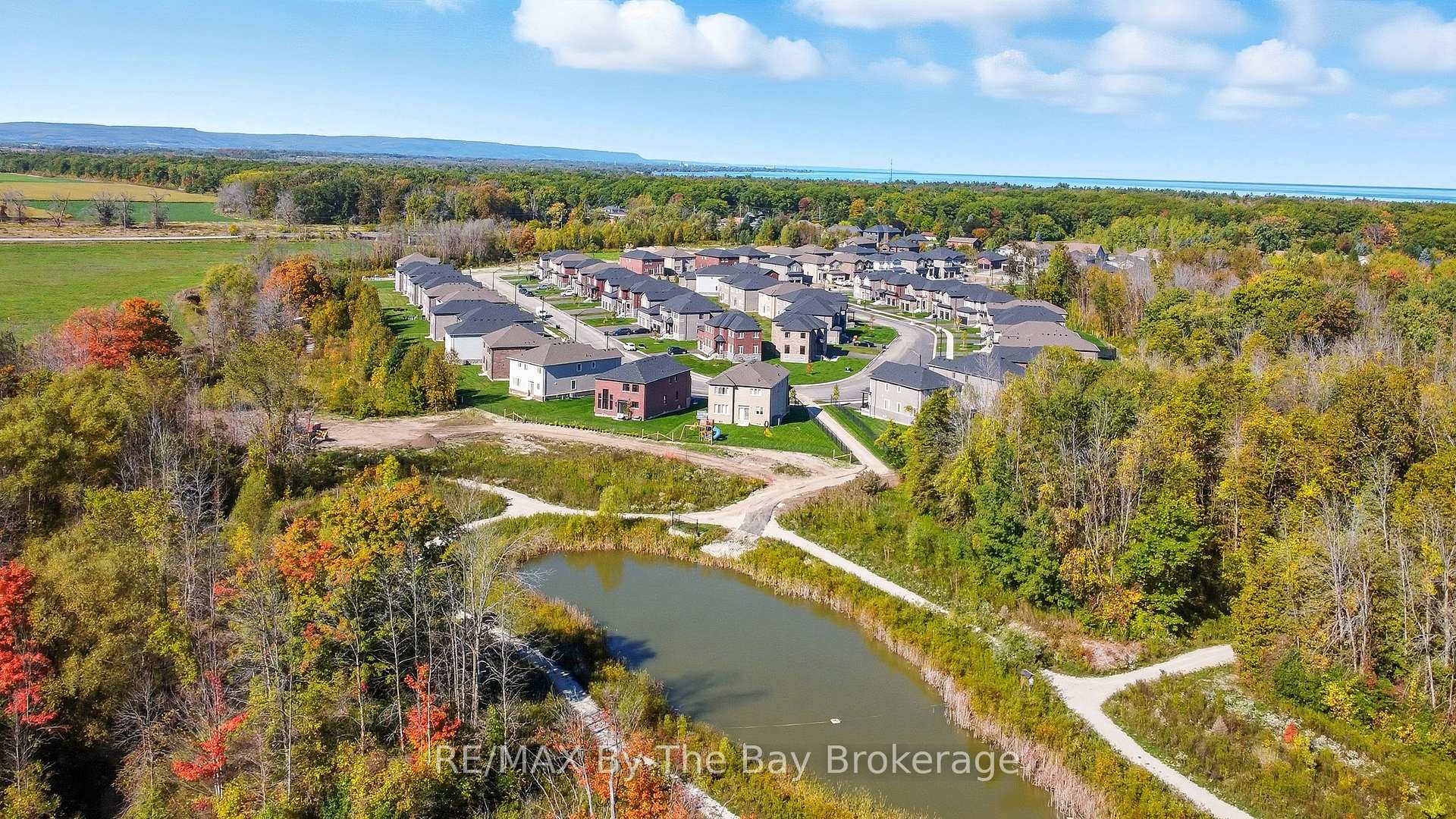 50 Amber Drive, Wasaga Beach — photo 2 of 5