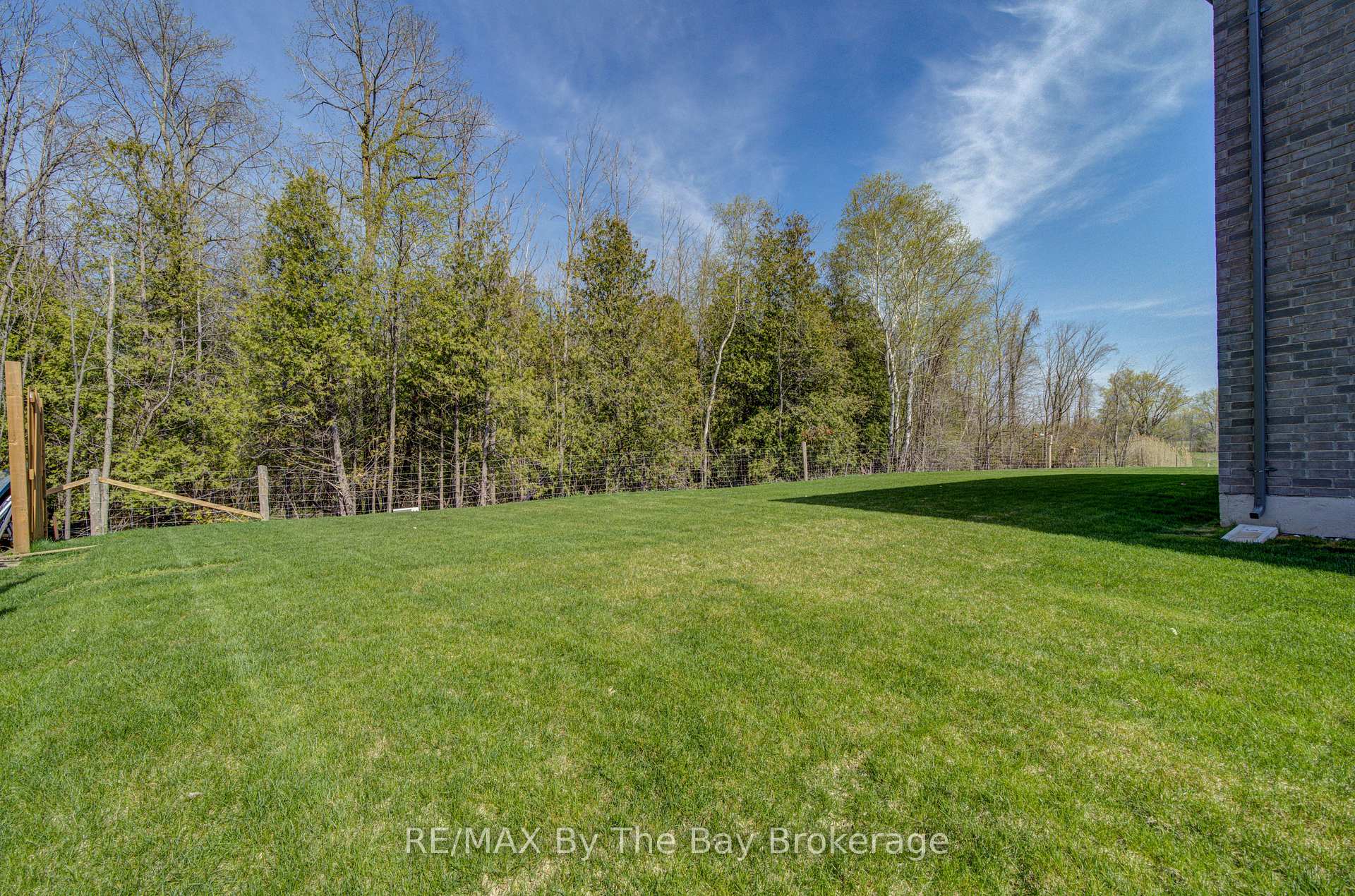 38 Amber Drive, Wasaga Beach — photo 2 of 5