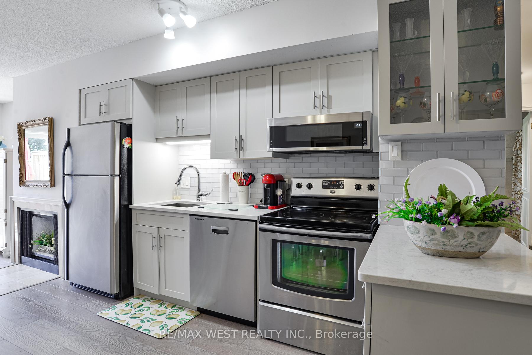 60 Laguna Parkway 16, Ramara — photo 4 of 5