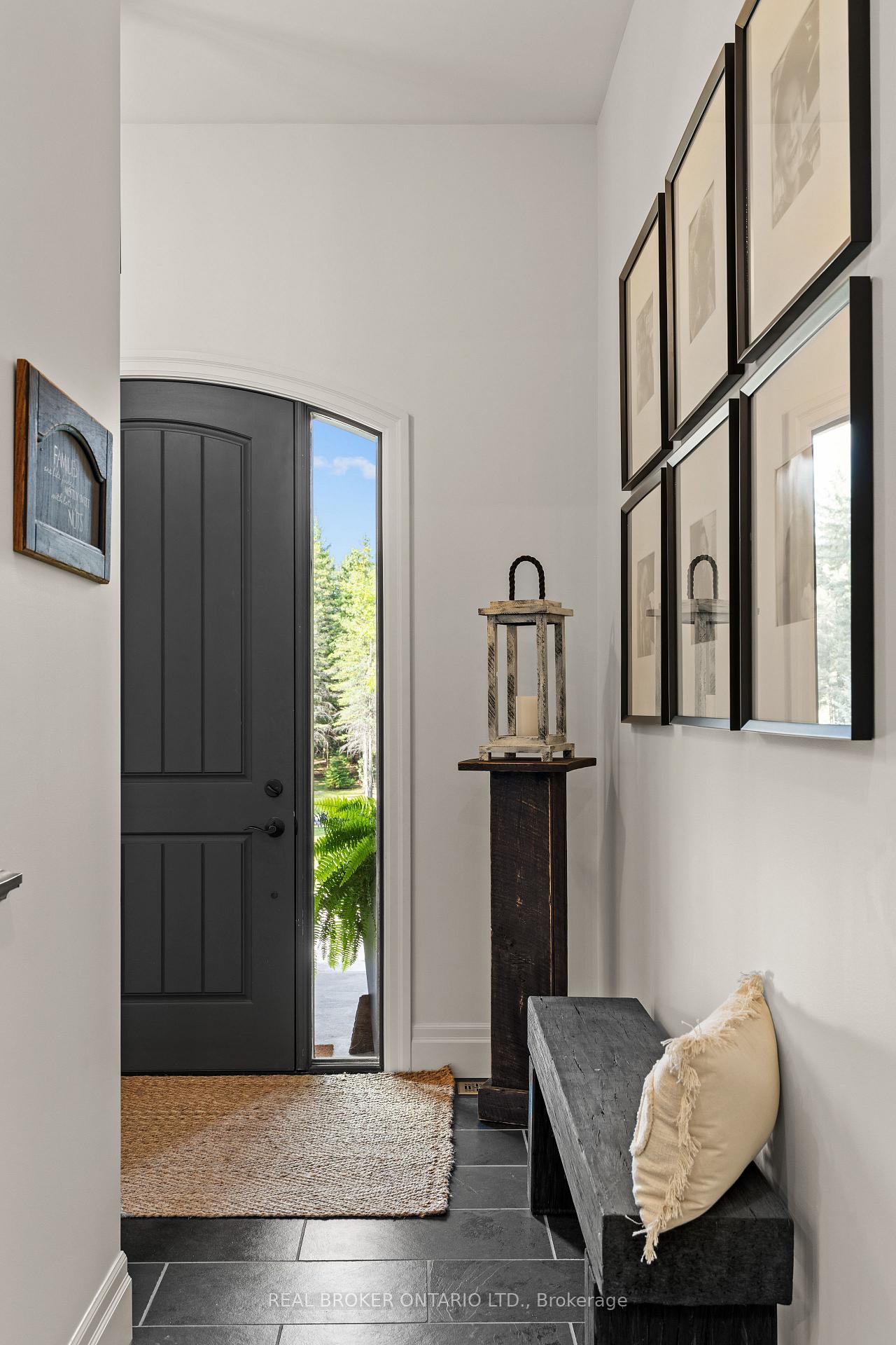 49 Sydenham Trail W, Clearview — photo 3 of 5