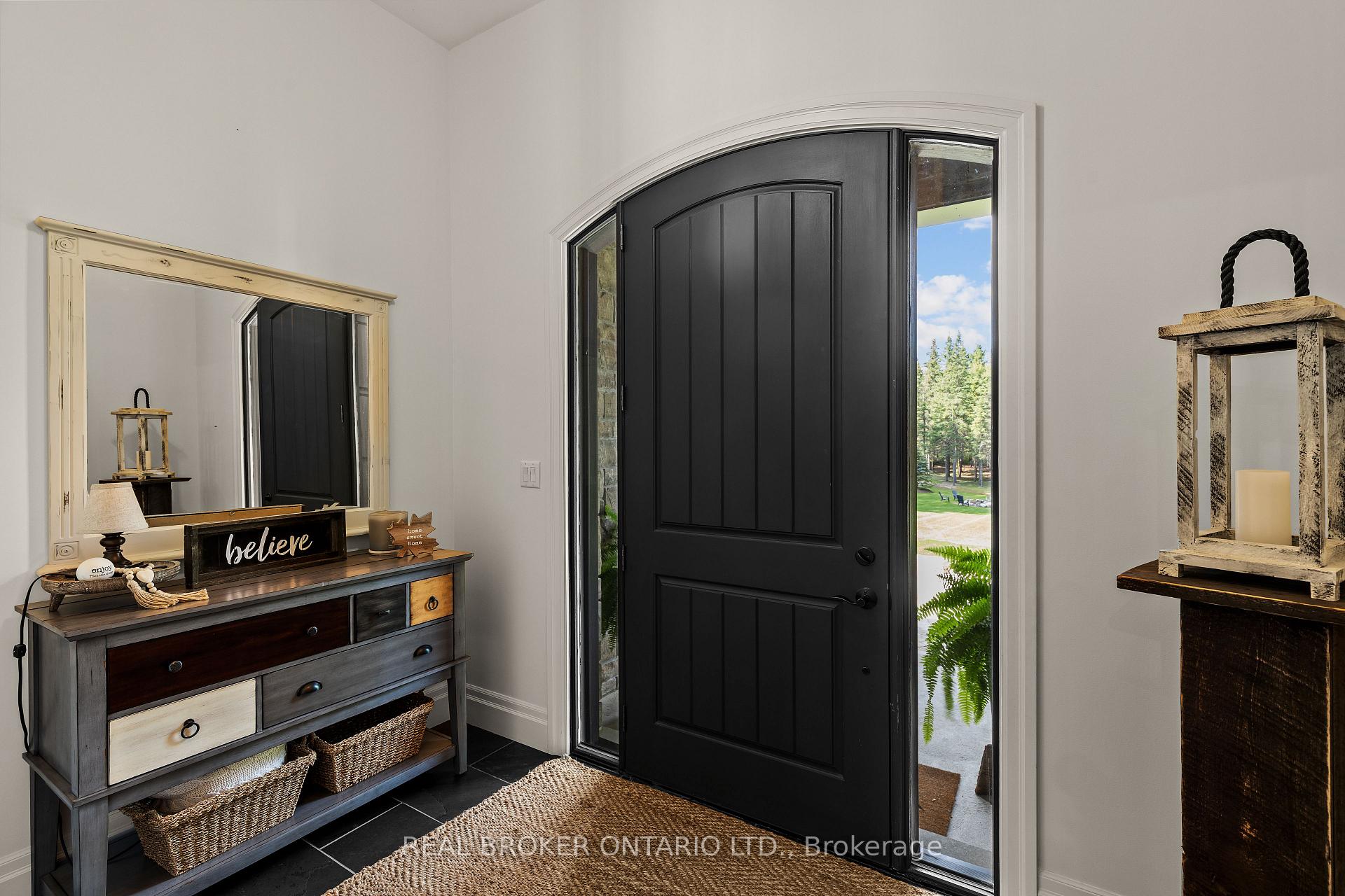 49 Sydenham Trail W, Clearview — photo 4 of 5