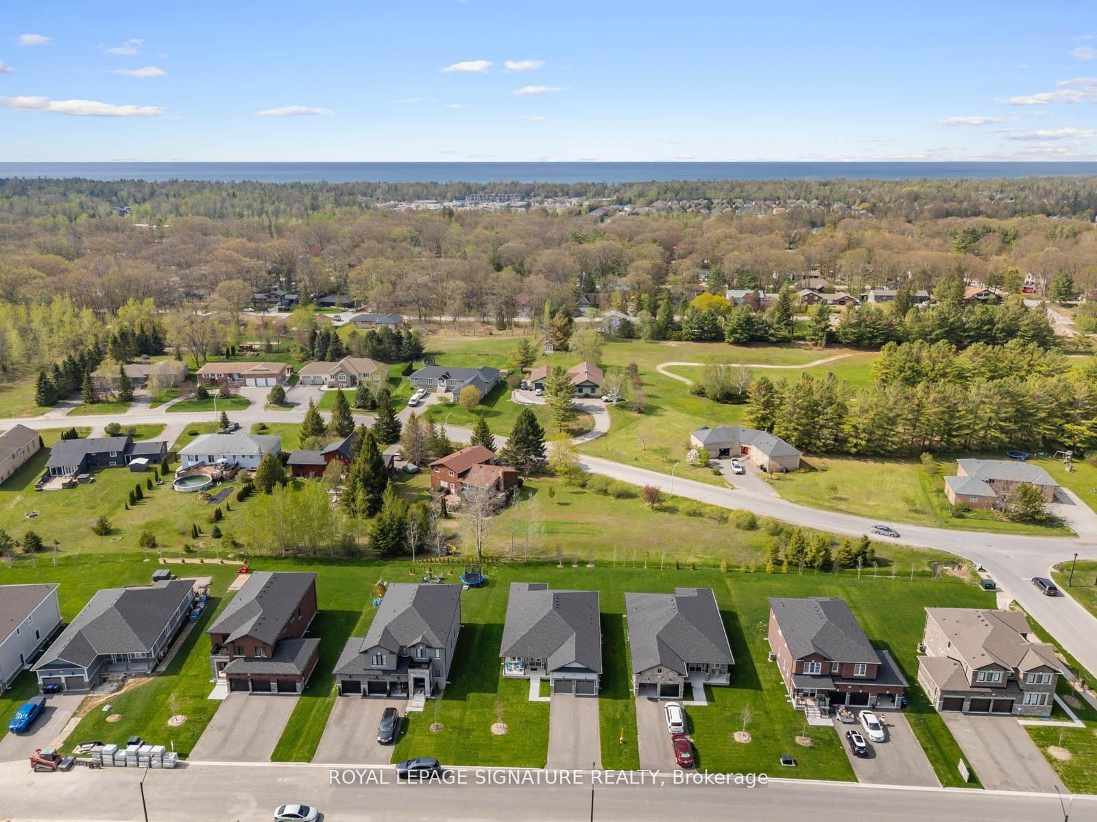 8 Misty Ridge Road, Wasaga Beach — photo 2 of 5