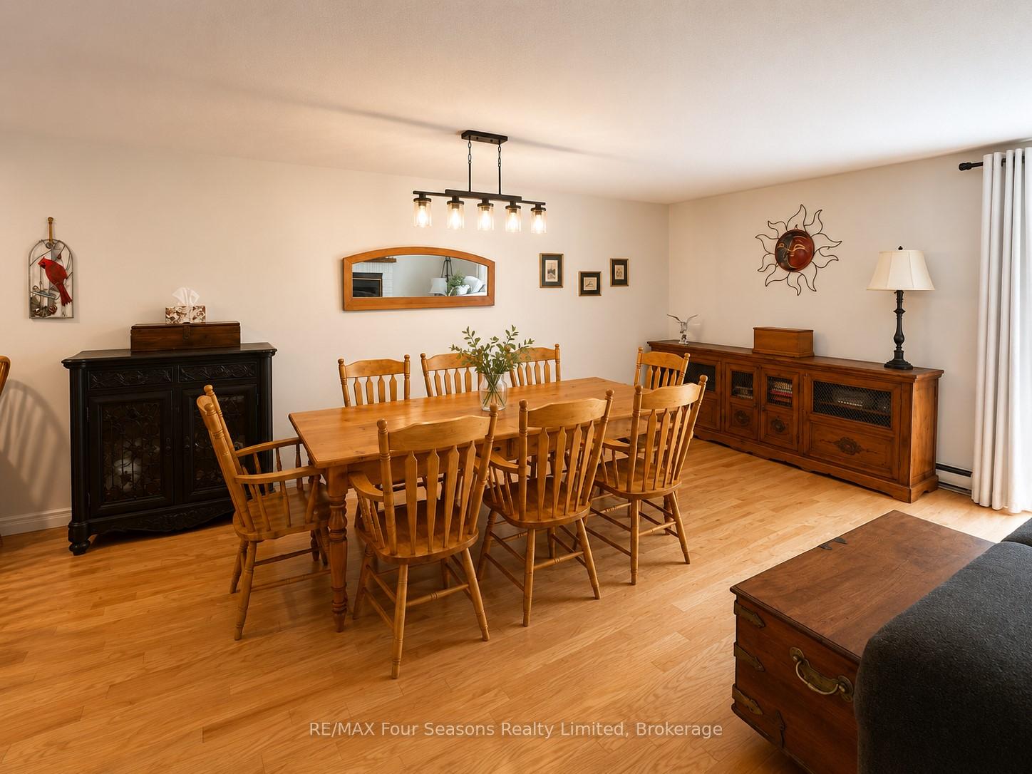 158 Escarpment Crescent 18, Collingwood — photo 4 of 5