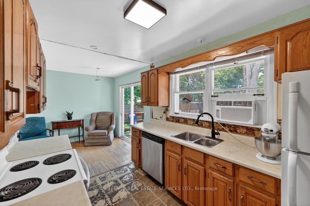 211 McCrea Drive, Clearview — photo 2 of 5