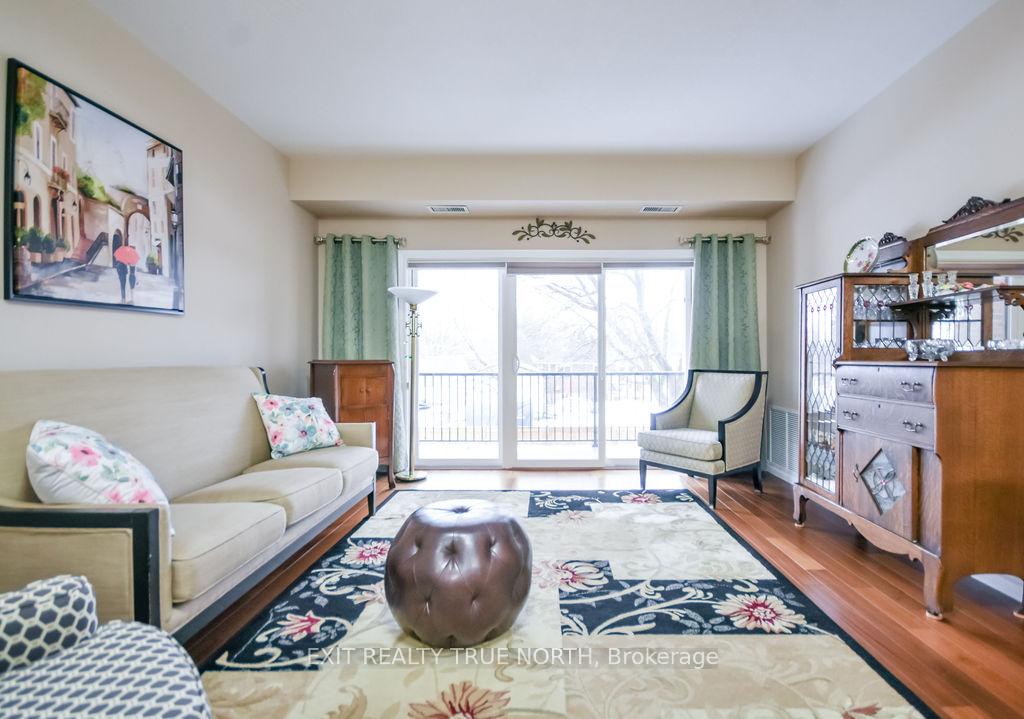 19B Yonge Street N 204, Springwater — photo 5 of 5