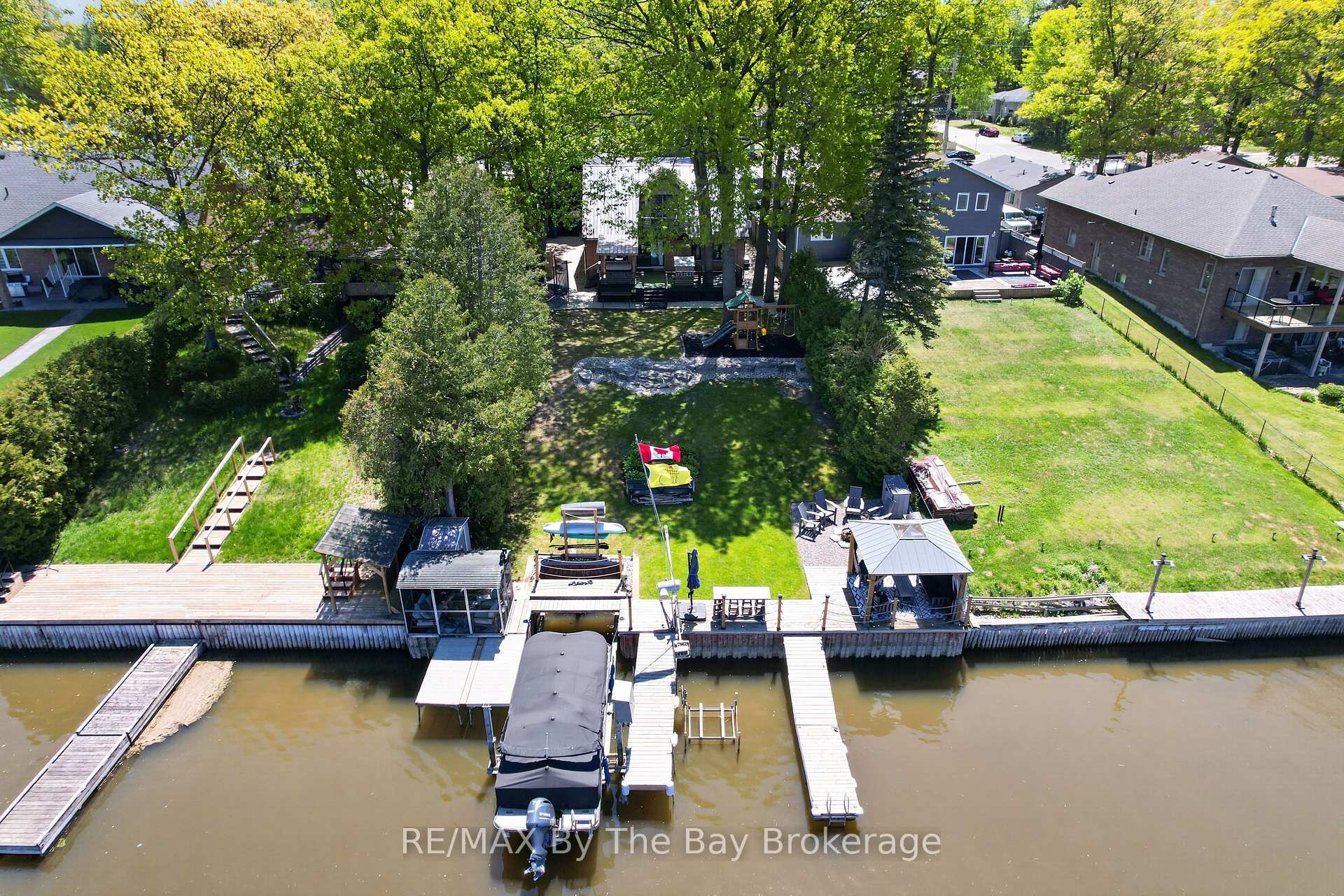 1416 River Road W, Wasaga Beach, ON L9Z 2W5 — Wasaga Beach, Ontario