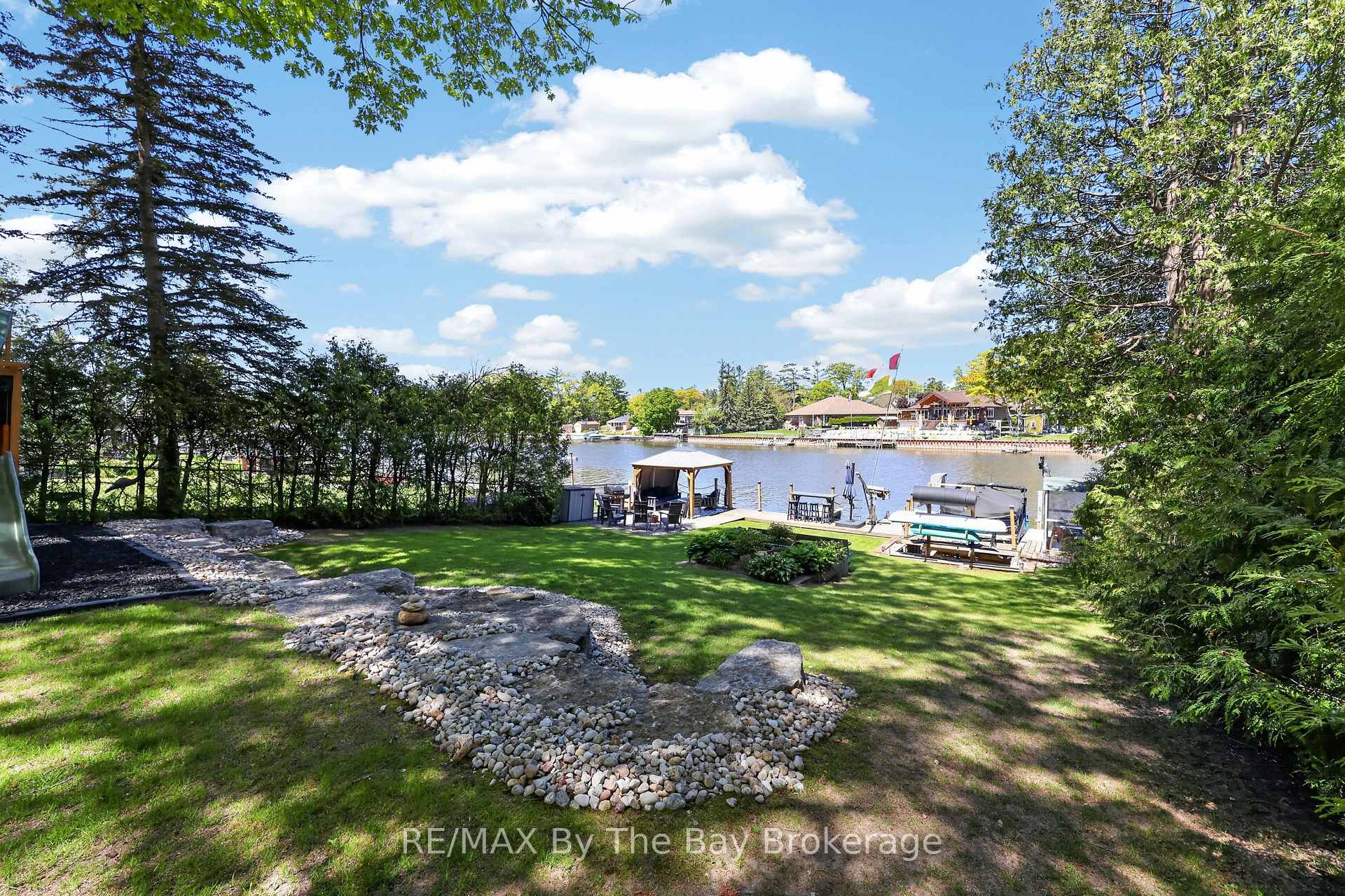 1416 River Road W, Wasaga Beach — photo 2 of 5