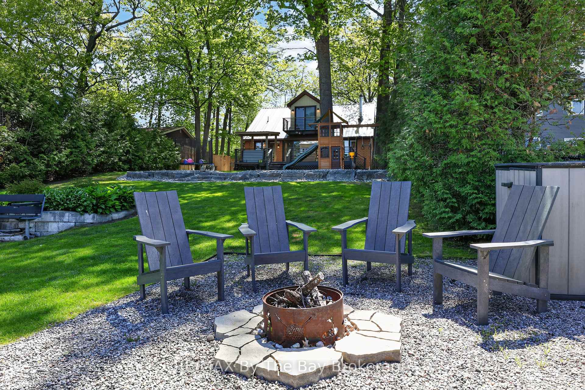1416 River Road W, Wasaga Beach — photo 3 of 5