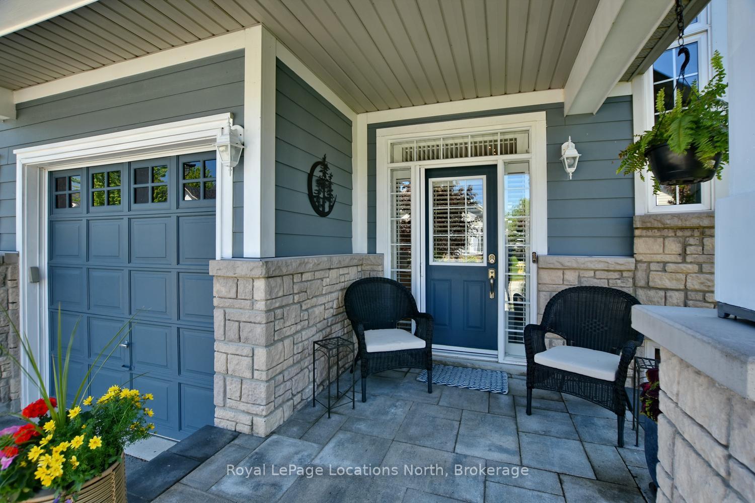 11 WATERPOND Place, Collingwood — photo 4 of 5