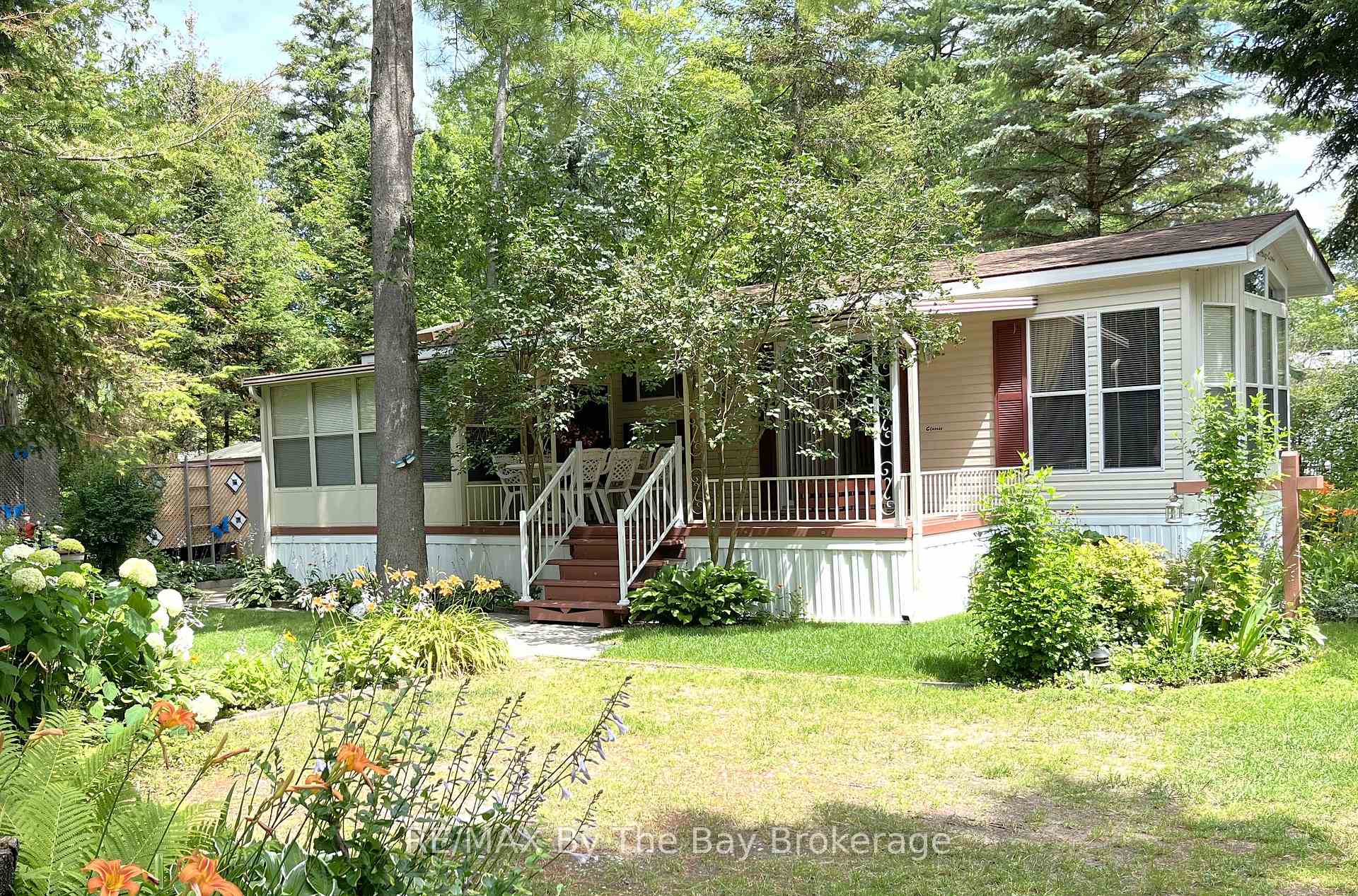 85 Theme Park Drive 247, Wasaga Beach, ON L9Z 1X7 — Wasaga Beach, Ontario