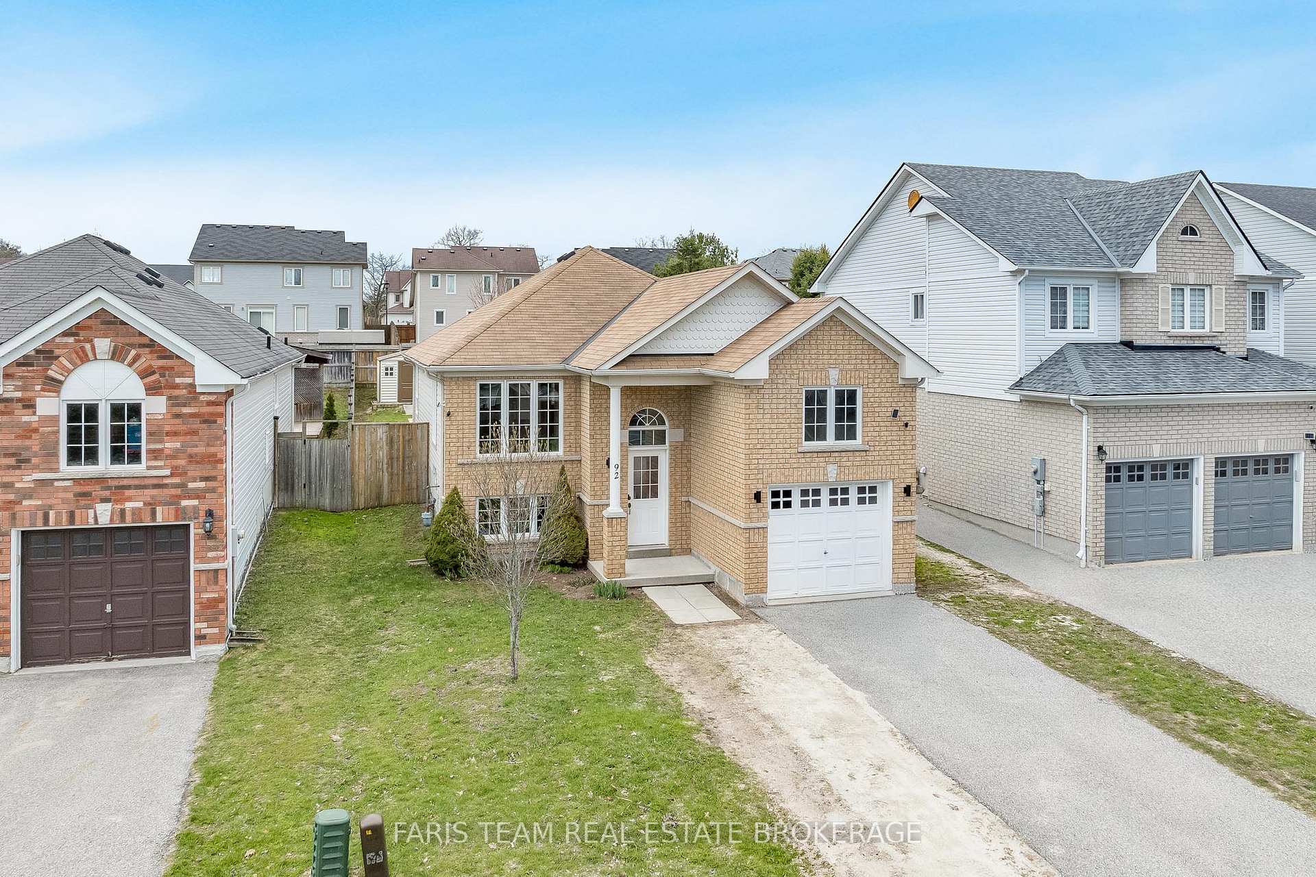92 Wesley Avenue, Wasaga Beach — photo 2 of 5