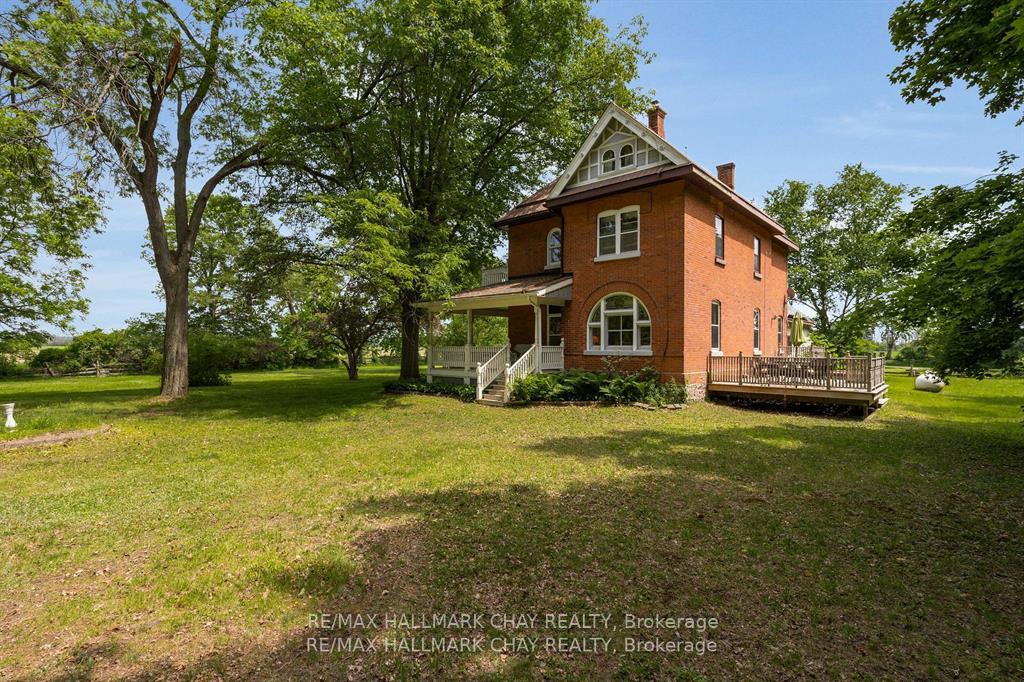 1407 Flos 8 Road W, Springwater — photo 2 of 5