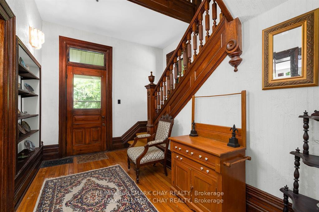 1407 Flos 8 Road W, Springwater — photo 4 of 5
