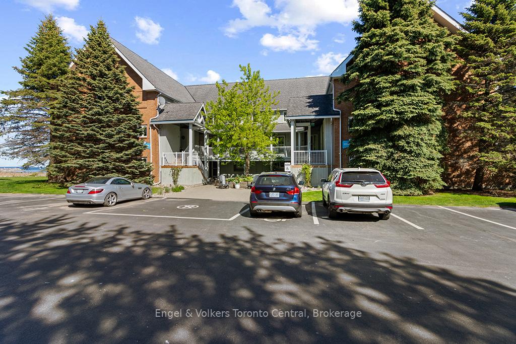 2 Rambling Way 8, Collingwood — photo 5 of 5