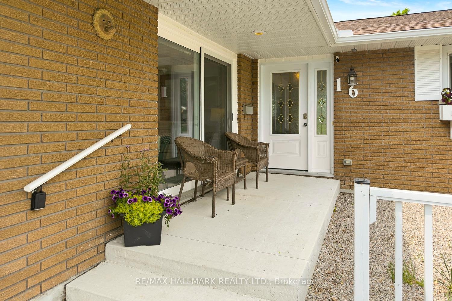 16 Price Drive, Oro-Medonte — photo 2 of 5
