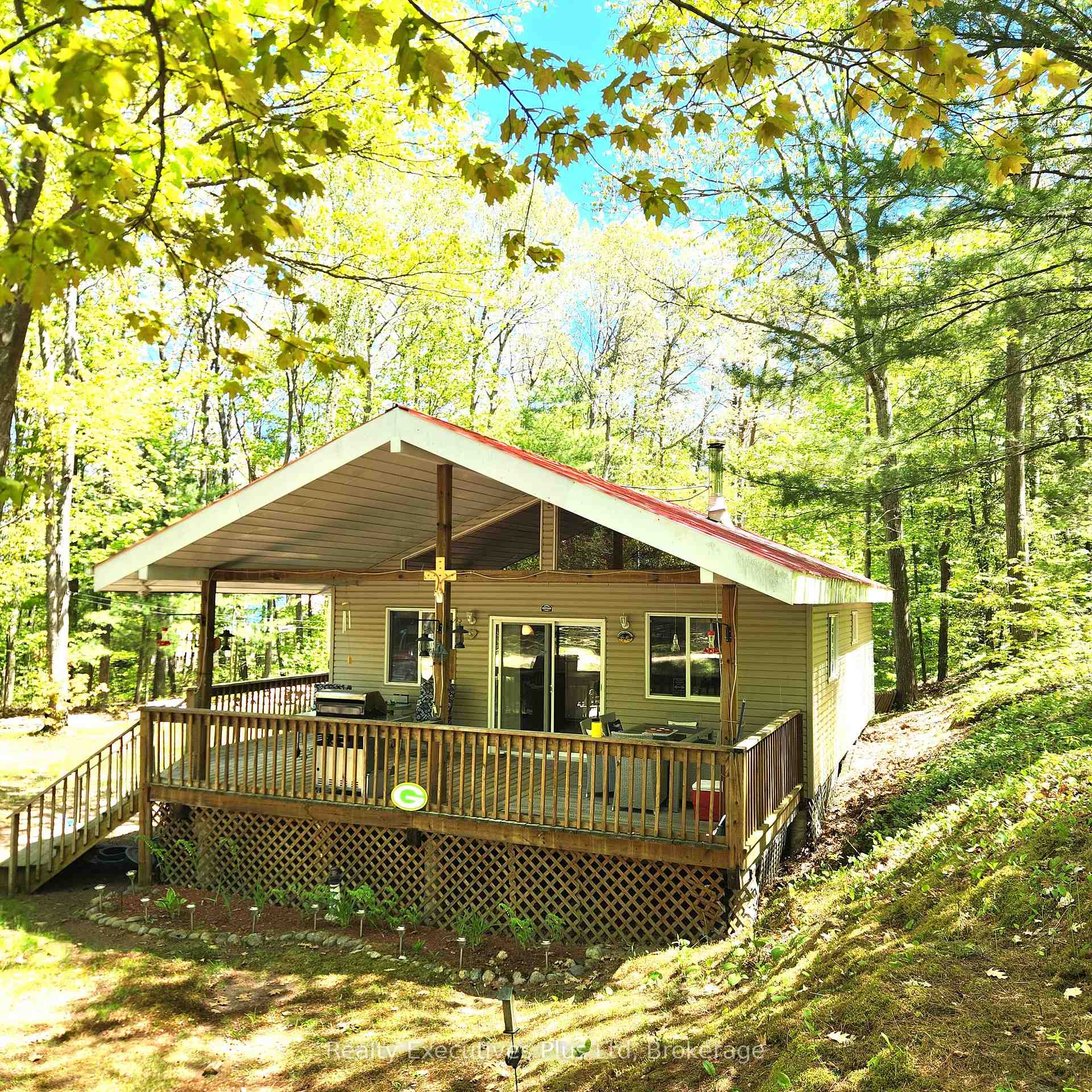 12 Waagosh Miikans Lane, Christian Island 30, ON L9M 0A9