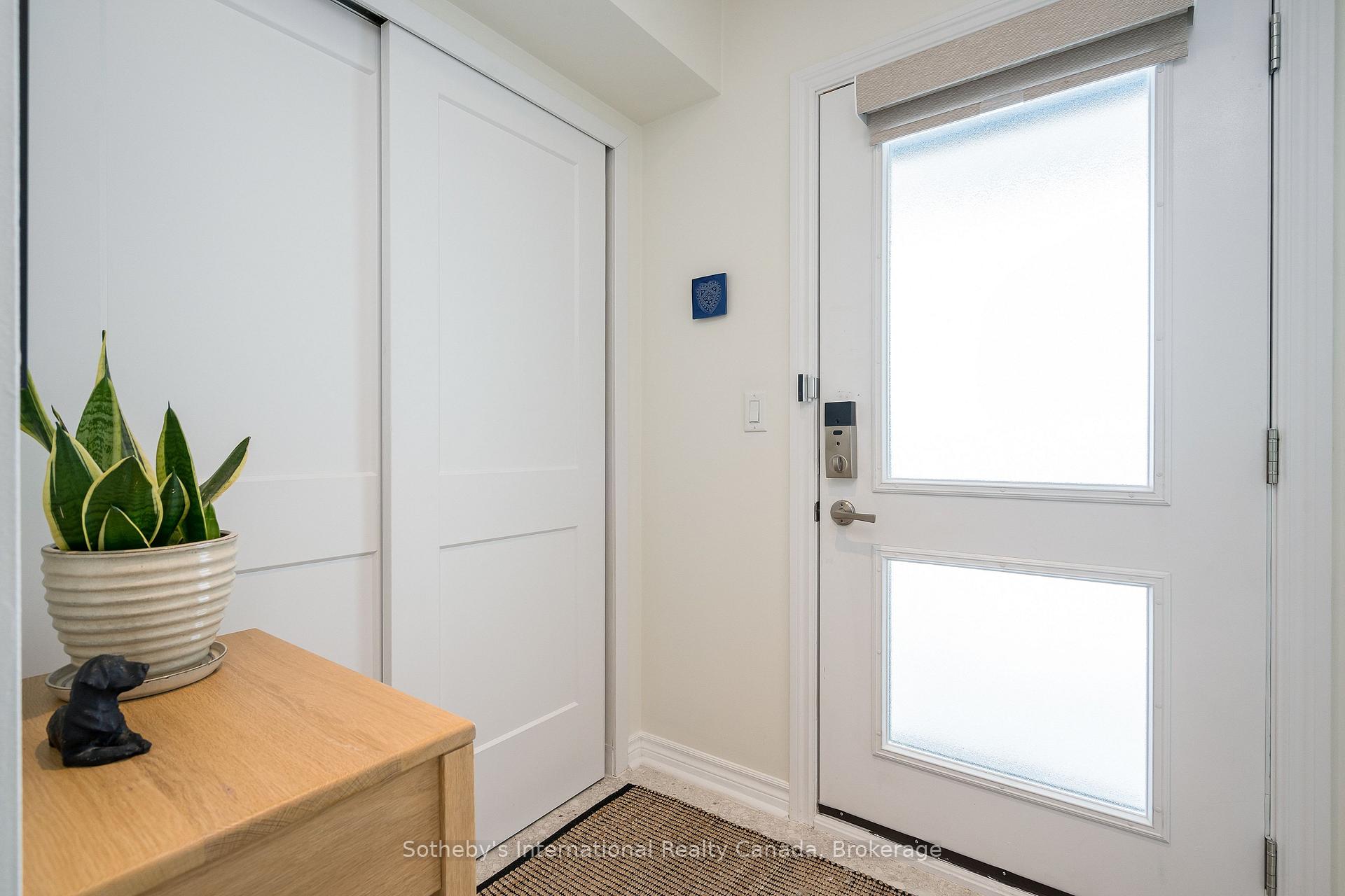6 Brandy Lane 302, Collingwood — photo 5 of 5