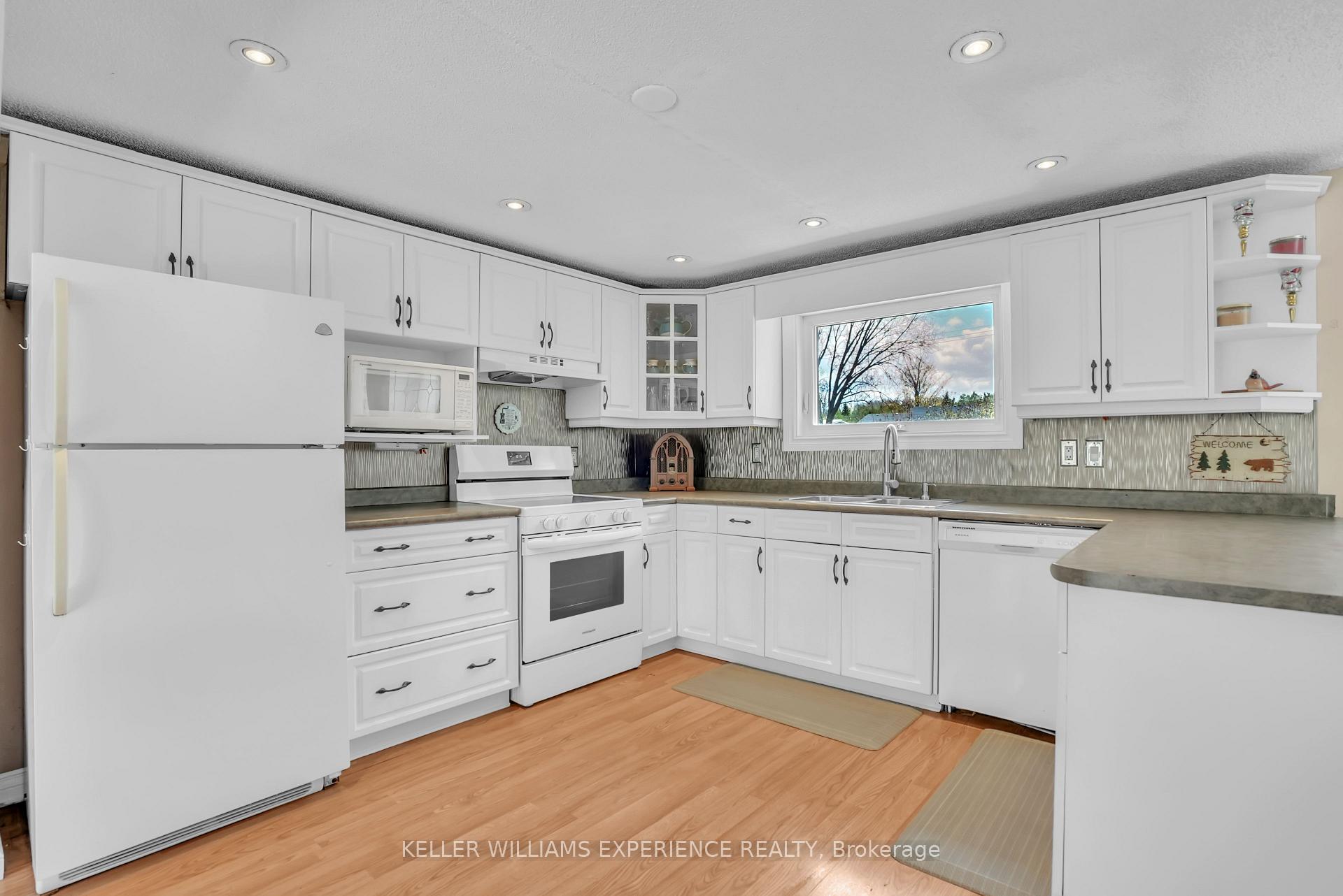 6 Slemish Avenue, Springwater — photo 5 of 5