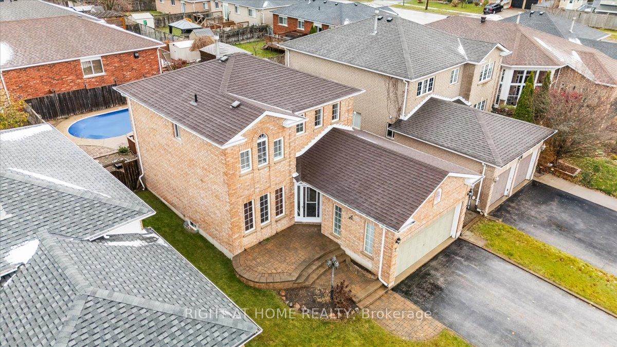 7 Michael Crescent, Barrie, ON L4M 6Y9