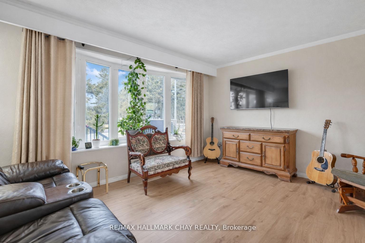 8315 93 Highway, Tiny — photo 4 of 5
