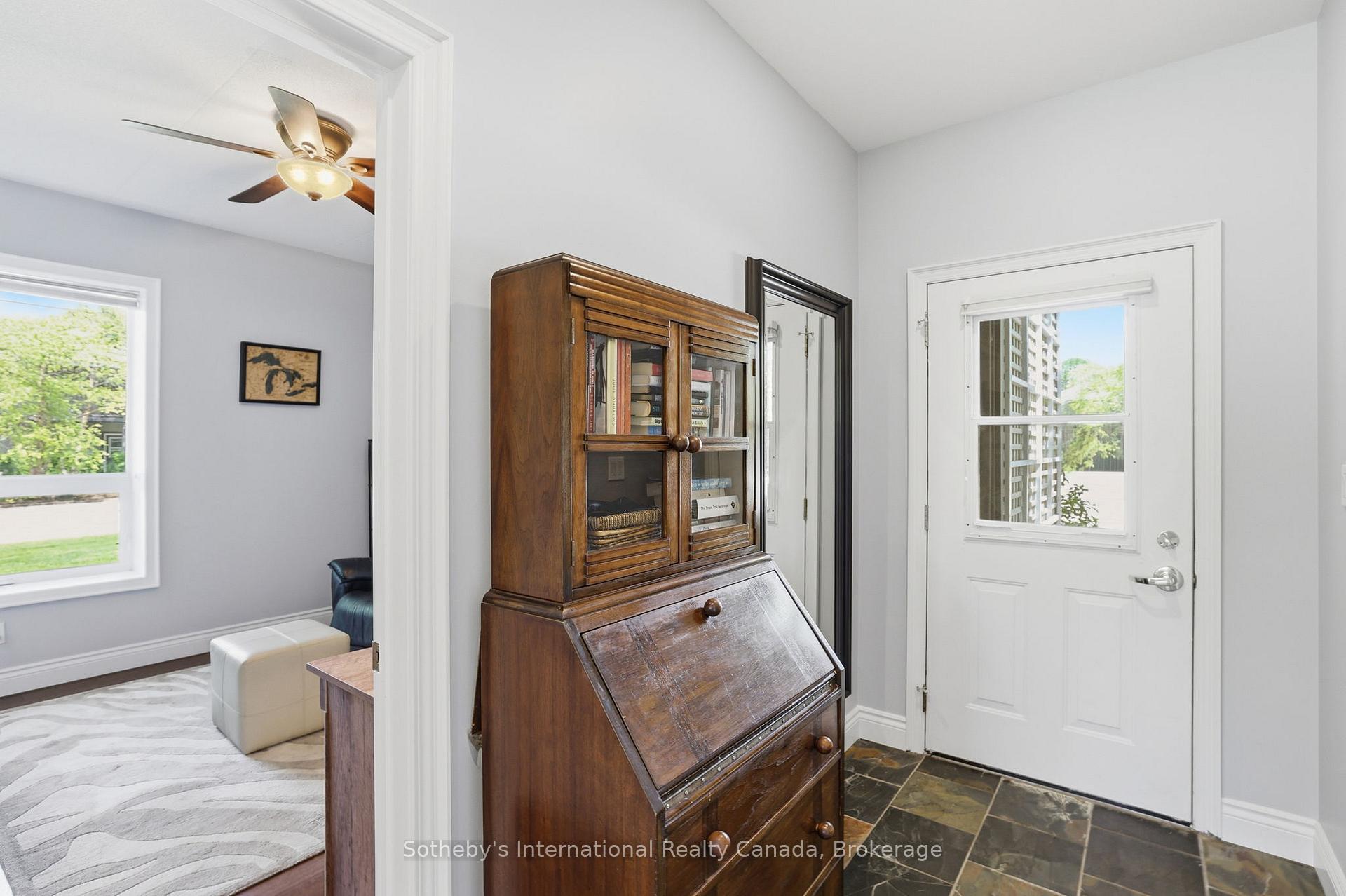 694 Johnston Park Avenue, Collingwood — photo 5 of 5