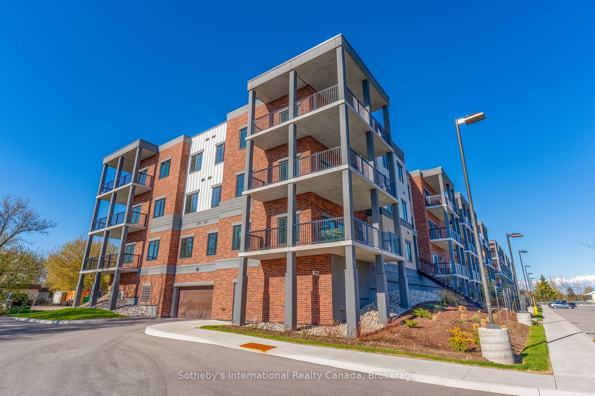 121 Mary Street 404, Clearview, ON L0M 1G0 — Clearview, Ontario