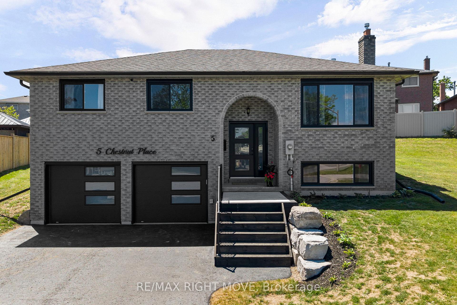 5 Chestnut Place, Orillia, ON L3V 7N8