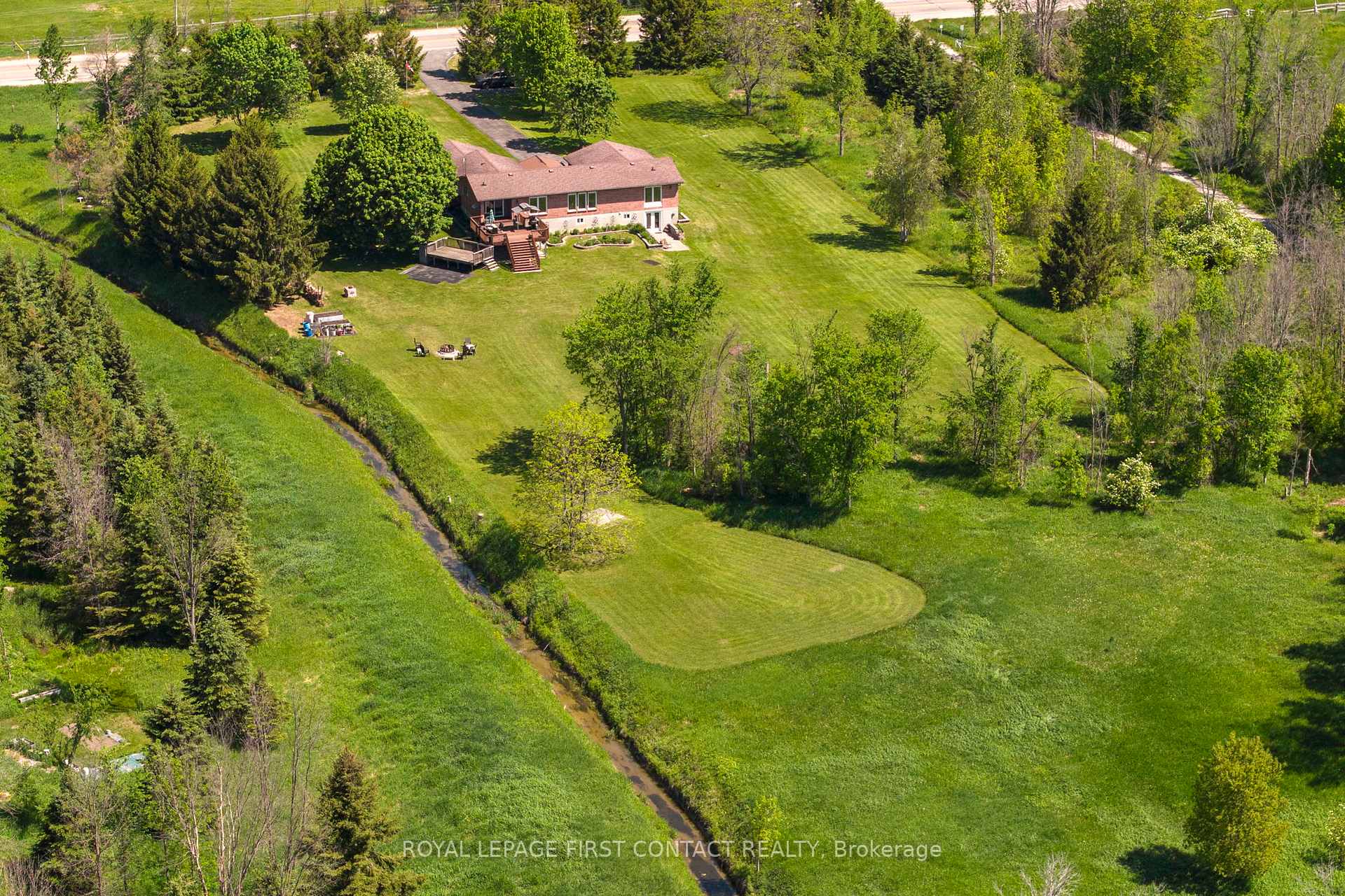 2053 26 Highway, Springwater — photo 3 of 5