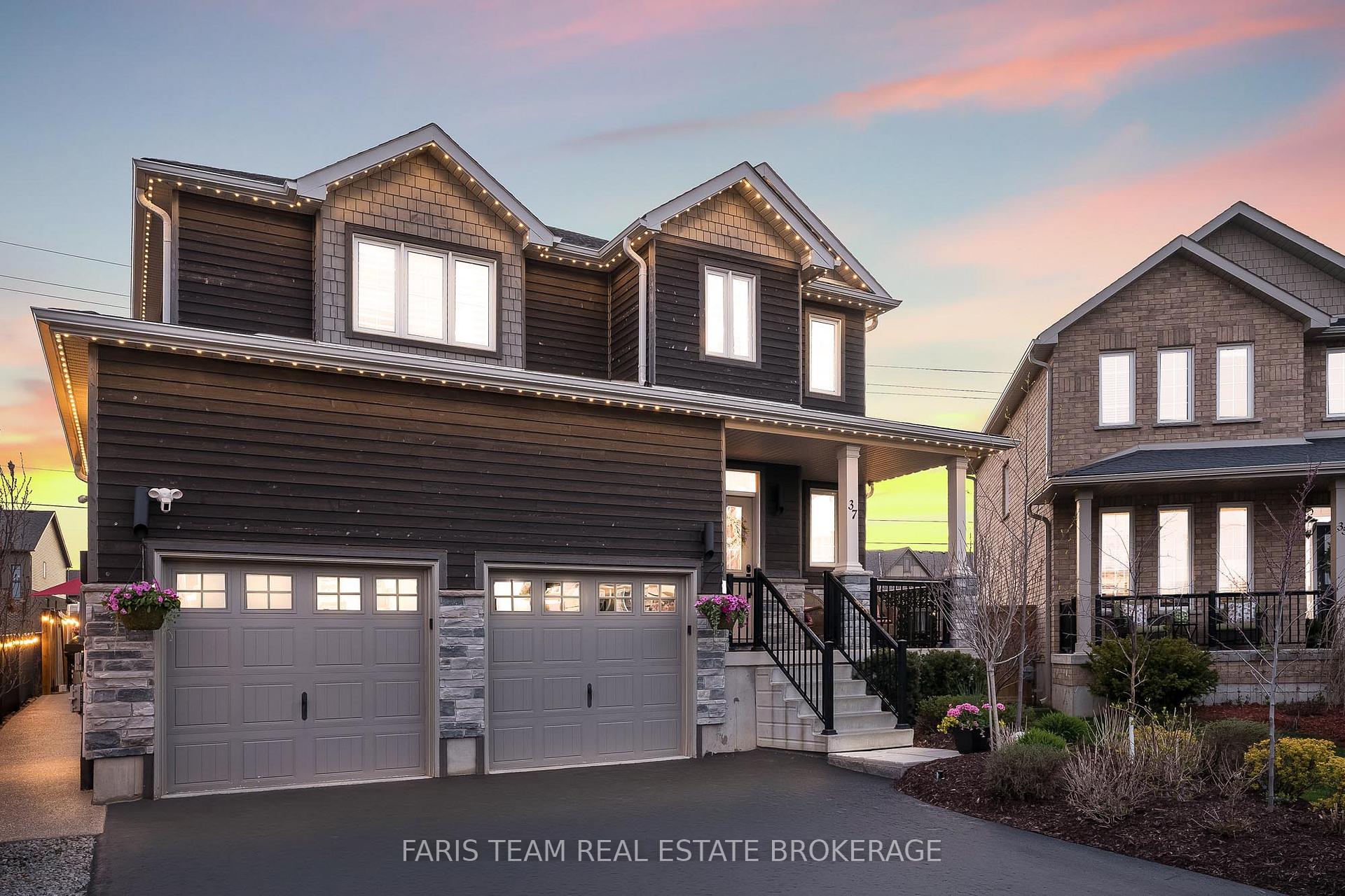 37 Lockerbie Crescent, Collingwood — photo 2 of 5