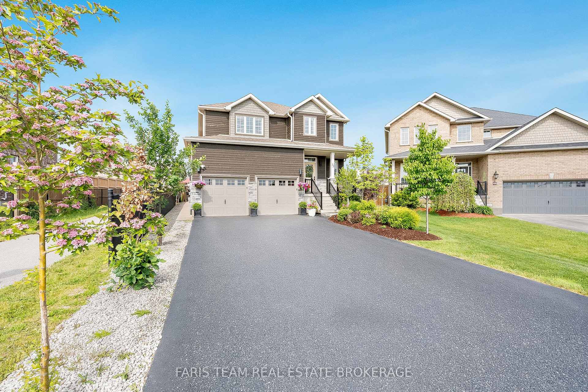 37 Lockerbie Crescent, Collingwood — photo 5 of 5