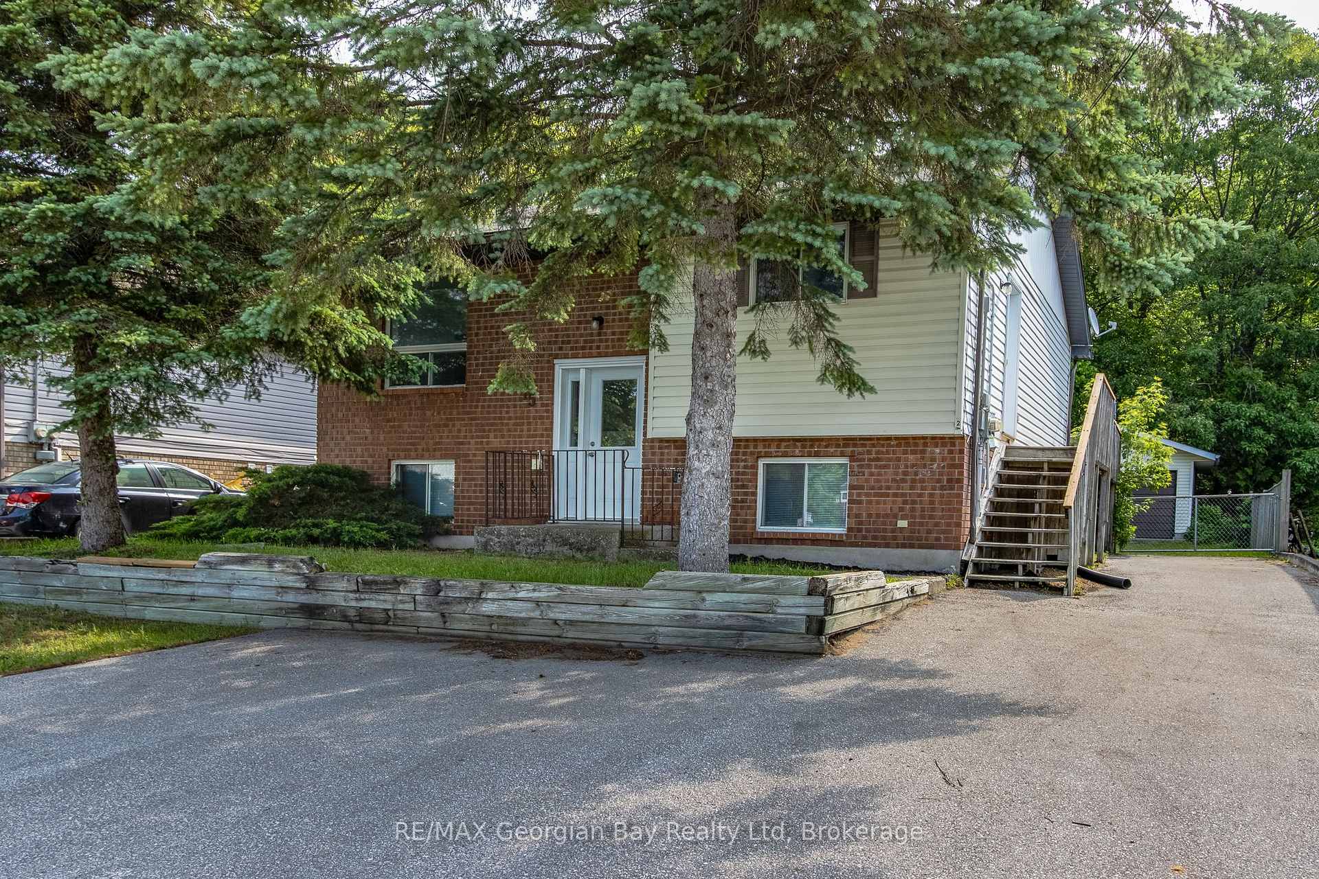 15 Mcguire Road, Penetanguishene, ON L9M 1C9