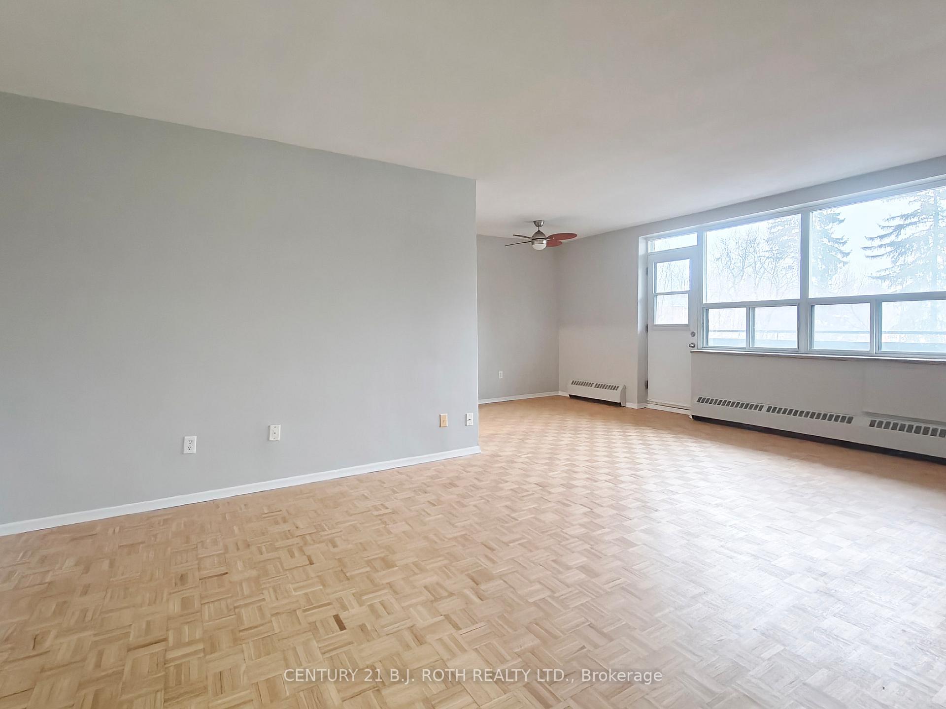 37 Peel Street 301, Barrie, ON L4M 3L1
