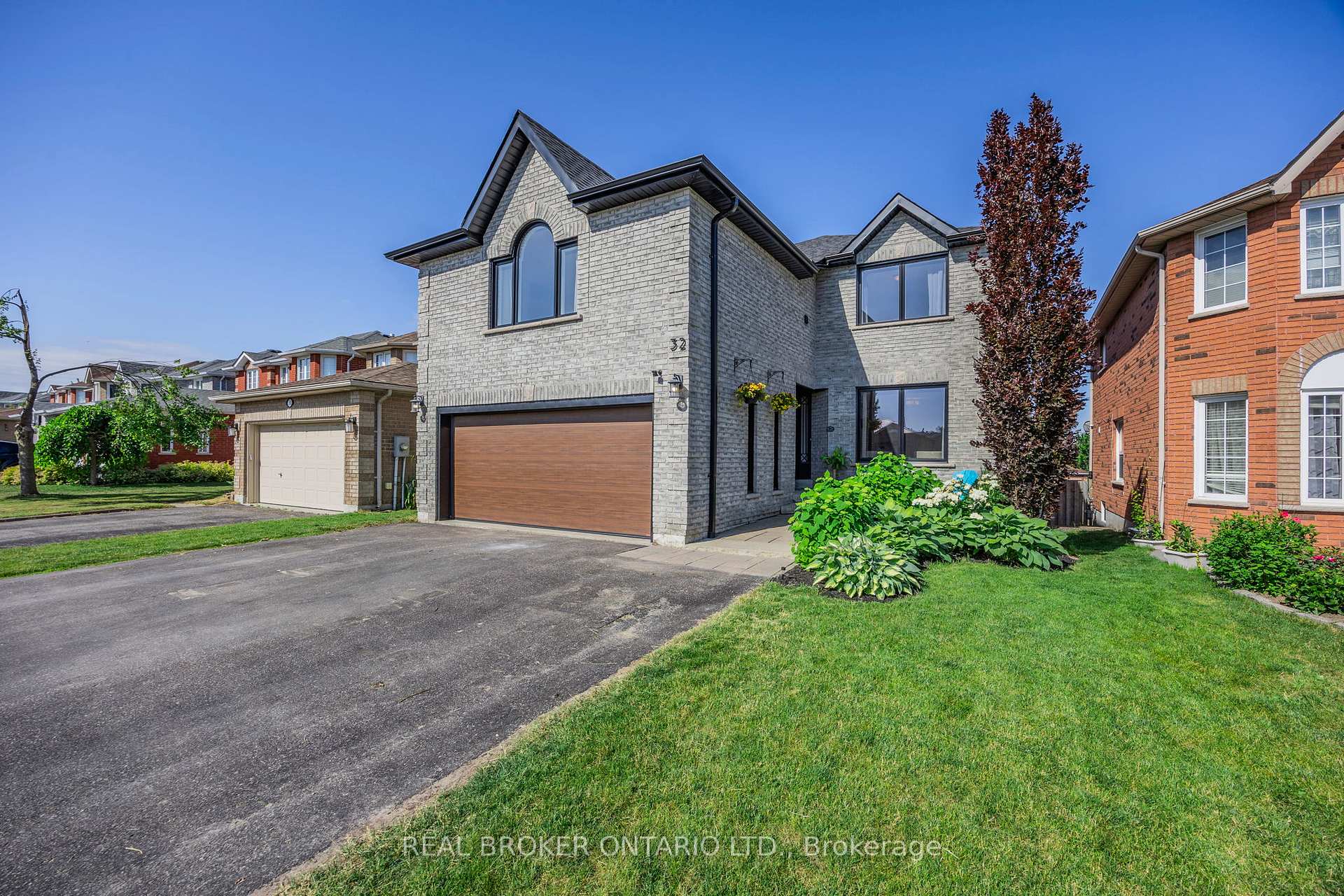 32 Black Willow Drive, Barrie, ON L4N 9M2