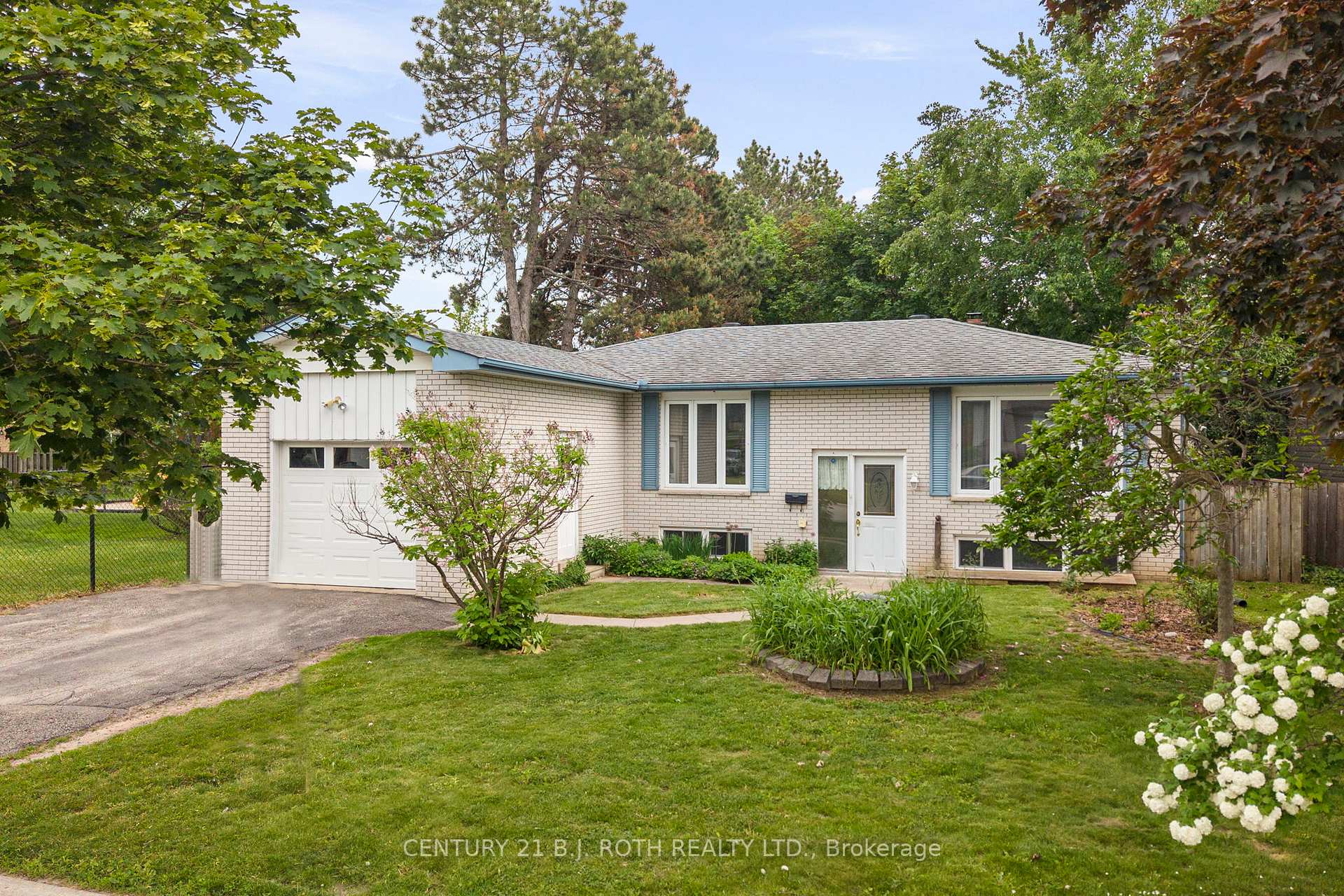 253 Rose Street, Barrie, ON L4M 2T1