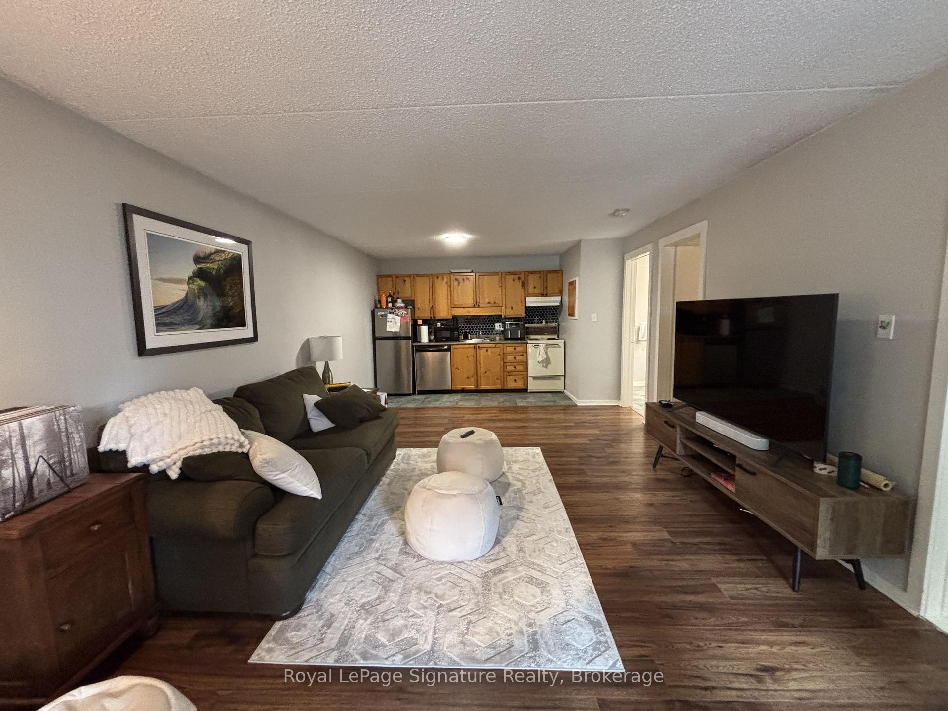 11 DAWSON Drive 717, Collingwood — photo 3 of 5