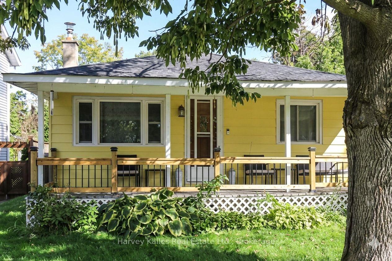 27 Peel Street, Penetanguishene, ON L9M 1A5