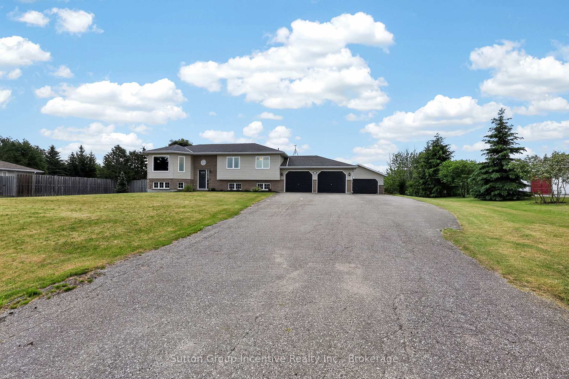 5 Marl Creek Drive, Springwater — photo 2 of 5