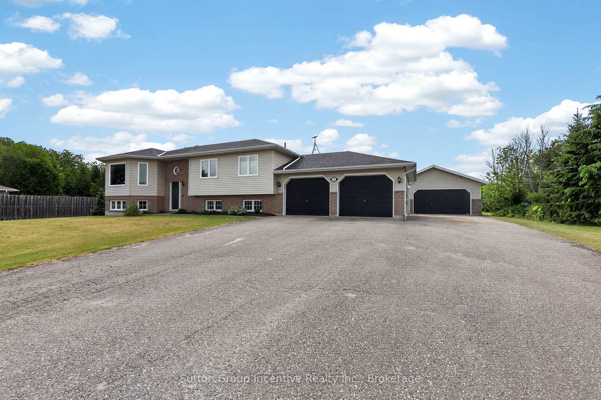 5 Marl Creek Drive, Springwater — photo 3 of 5