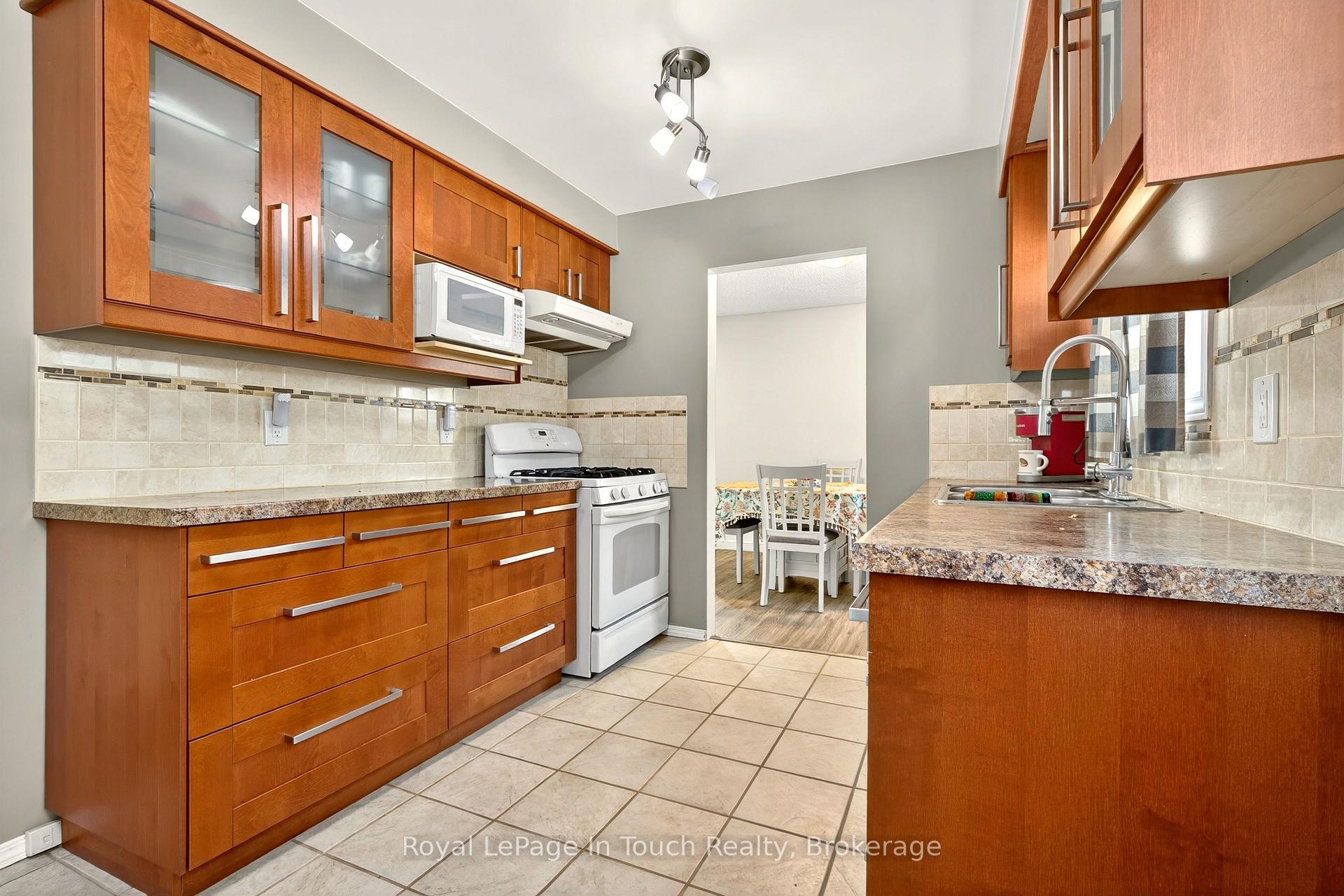 679 Simcoe Avenue, Tay — photo 3 of 5