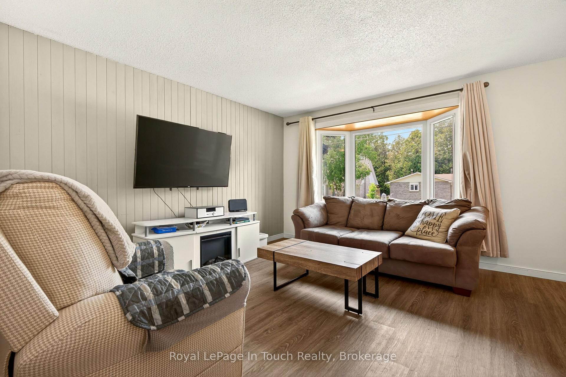 679 Simcoe Avenue, Tay — photo 4 of 5