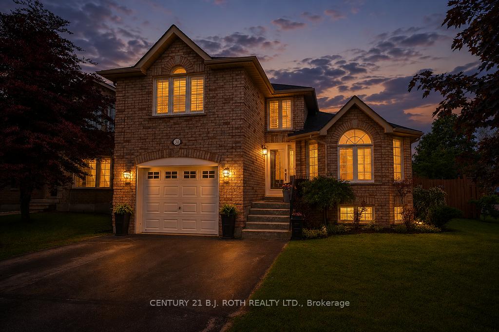 30 Mcavoy Drive, Barrie, ON L4N 0P8