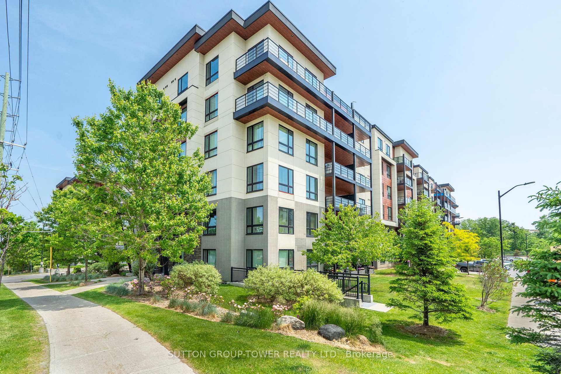 306 Essa Road 314, Barrie, ON L9J 0H4