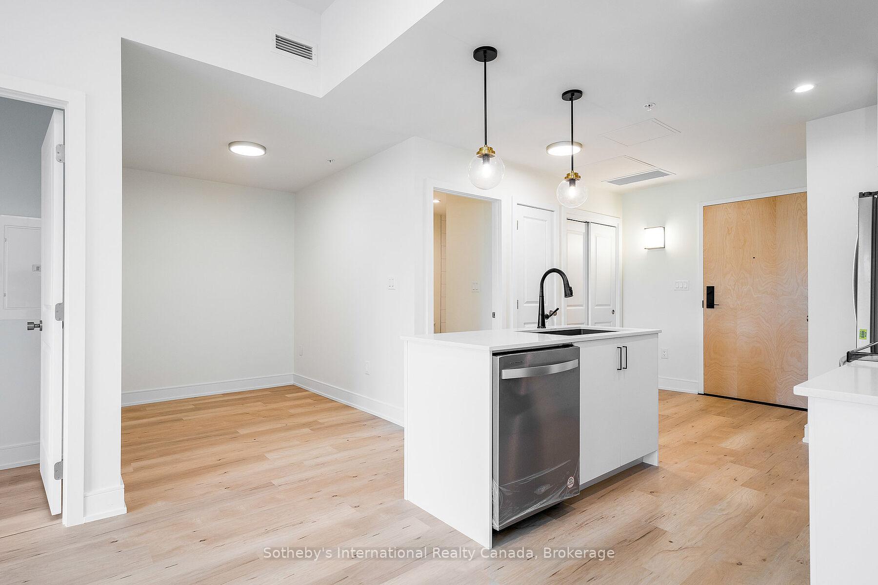 121 Mary Street 221, Clearview — photo 2 of 5