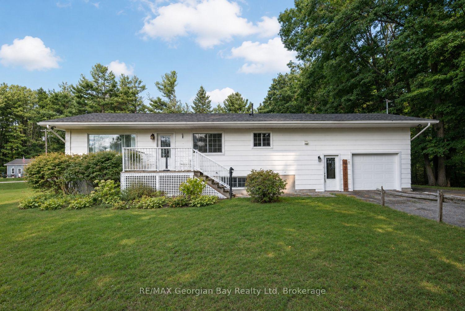 1034 Pine Grove Road, Penetanguishene, ON L9M 2B5