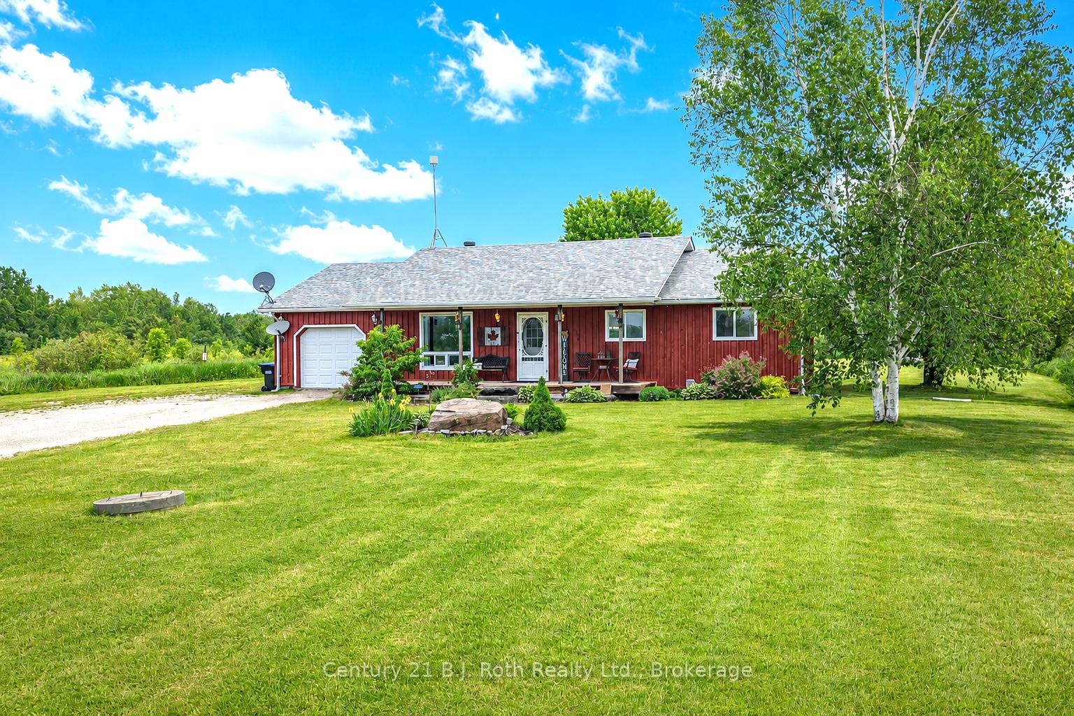 2183 Brennan Line, Severn, ON L3V 6H3